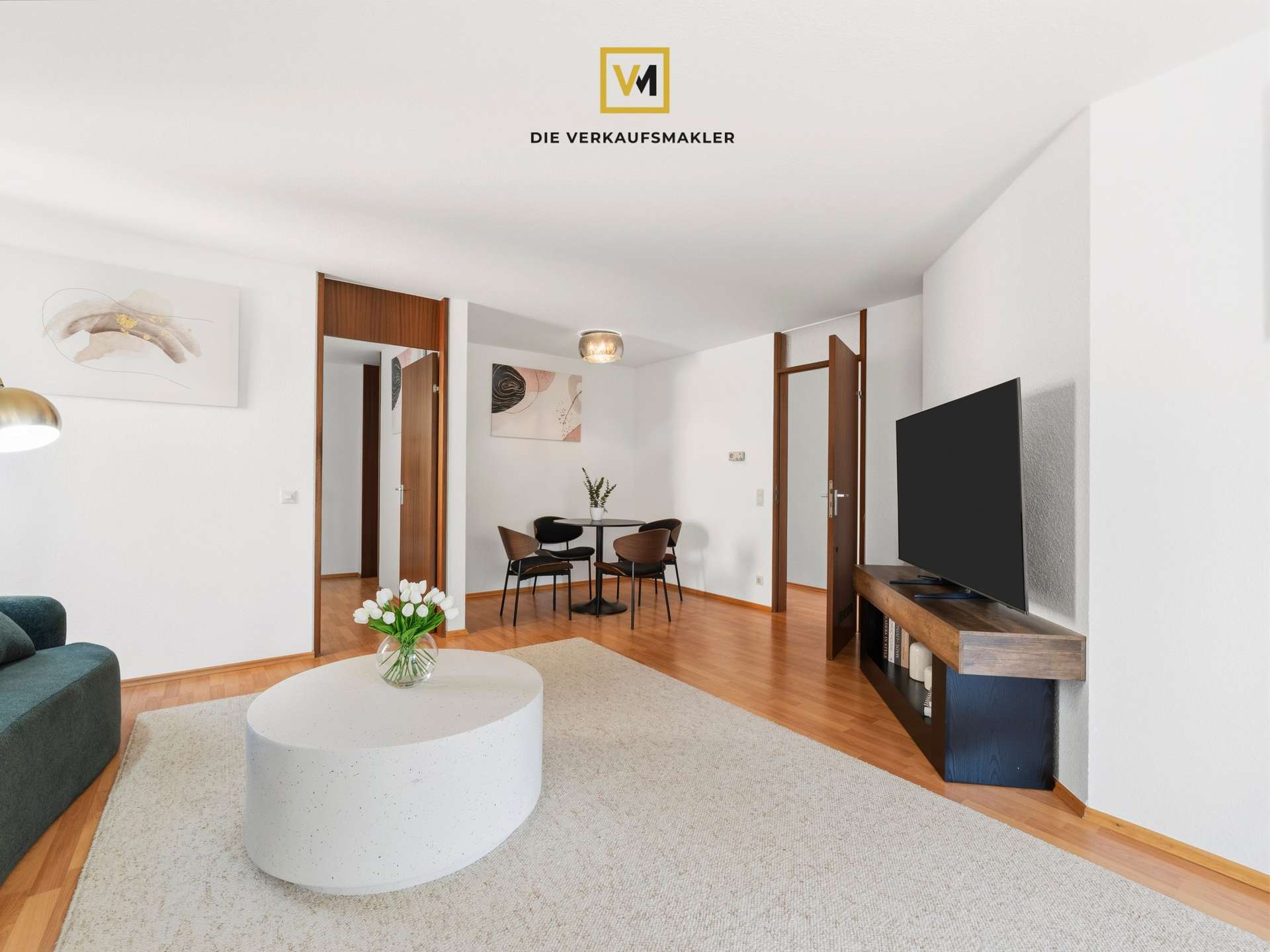 Wohnzimmer mit Essplatz