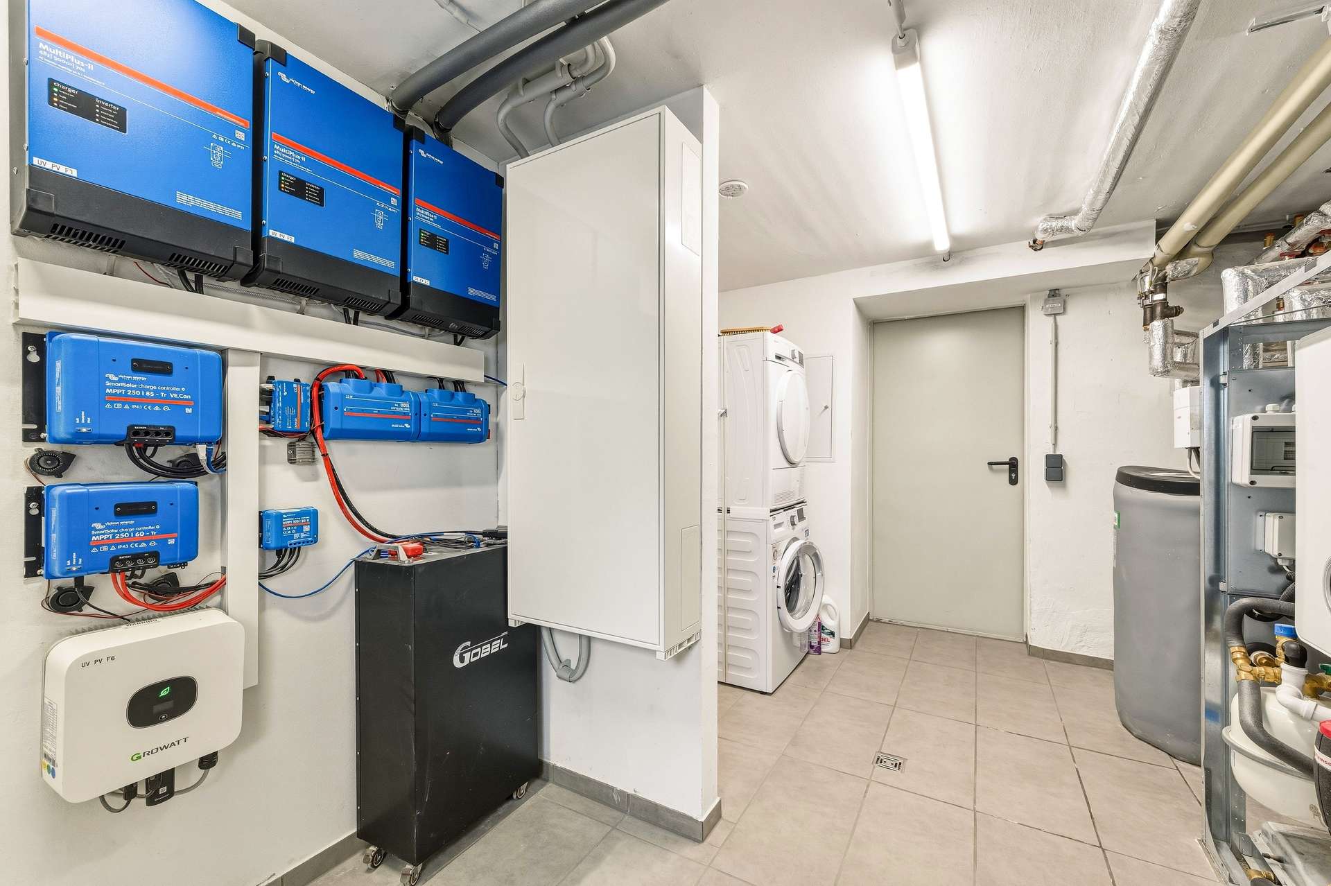 20 Technikzentrale PV-Wechselrichter und Speicher