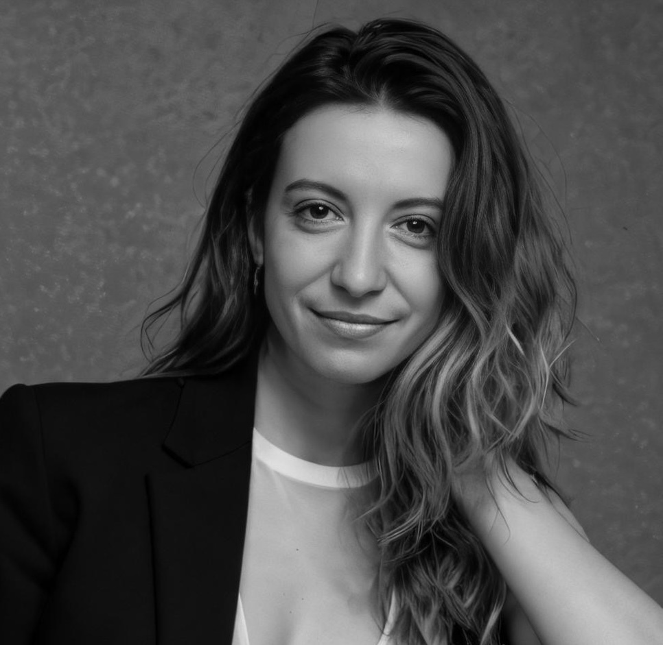 Frau Wyslych, Ewelina