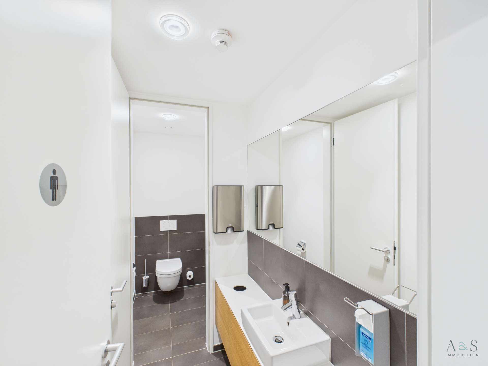 Mitarbeiter-WC-66-EG