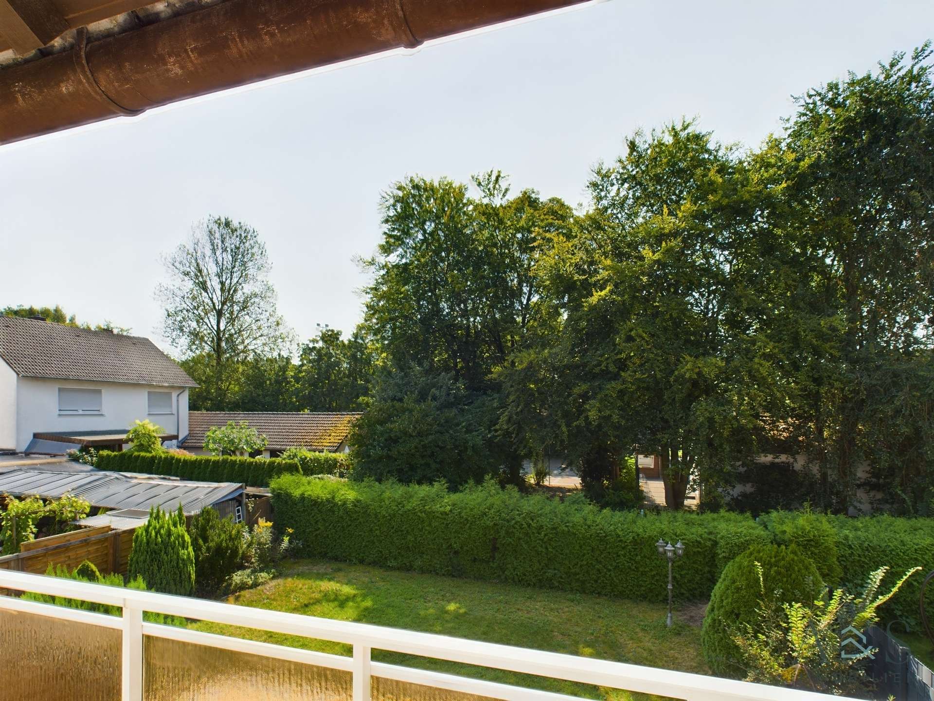 Blick-in-den-Garten-vom-1-OG