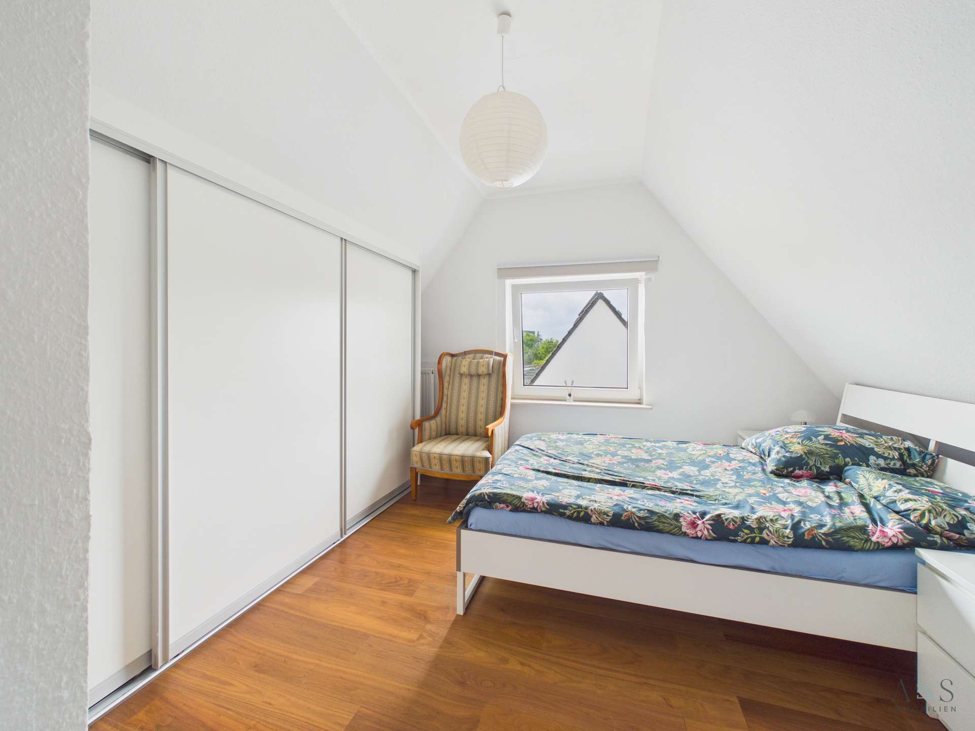 Schlafzimmer DG