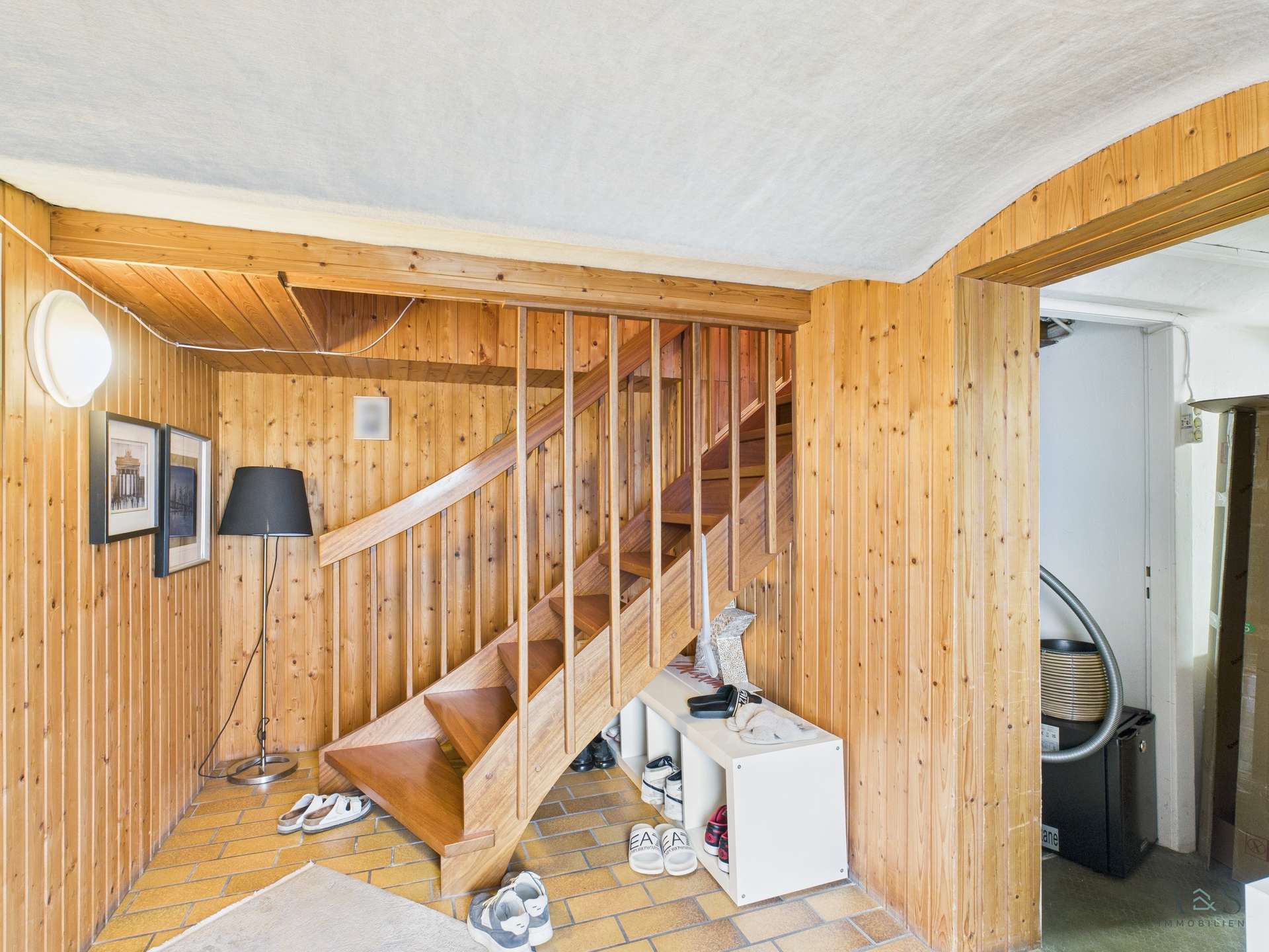 Flur-Treppe-Wohnung-2