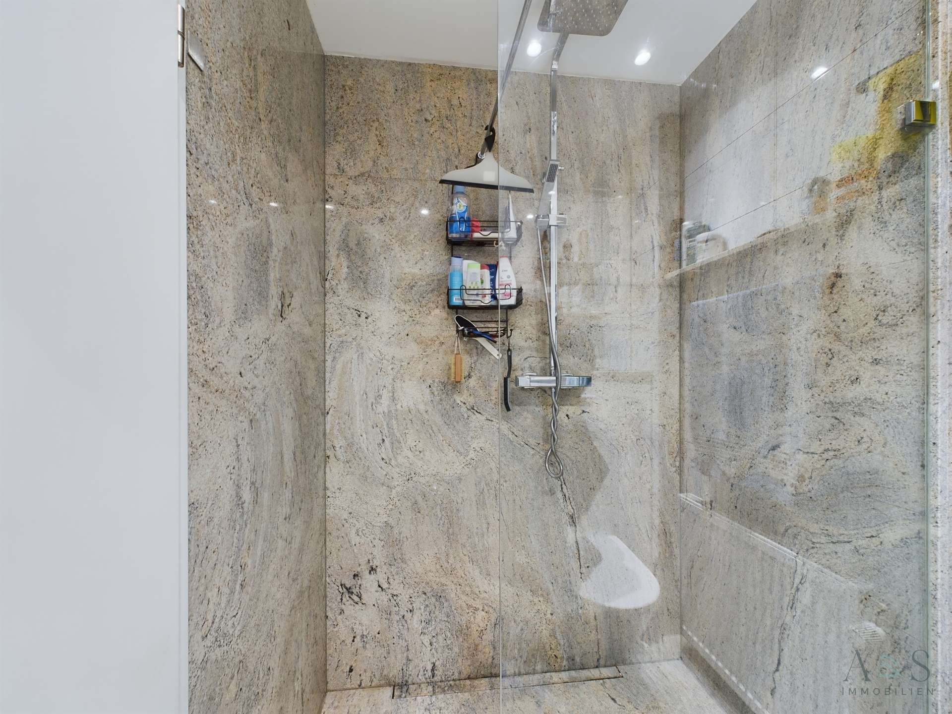 Badezimmer 2