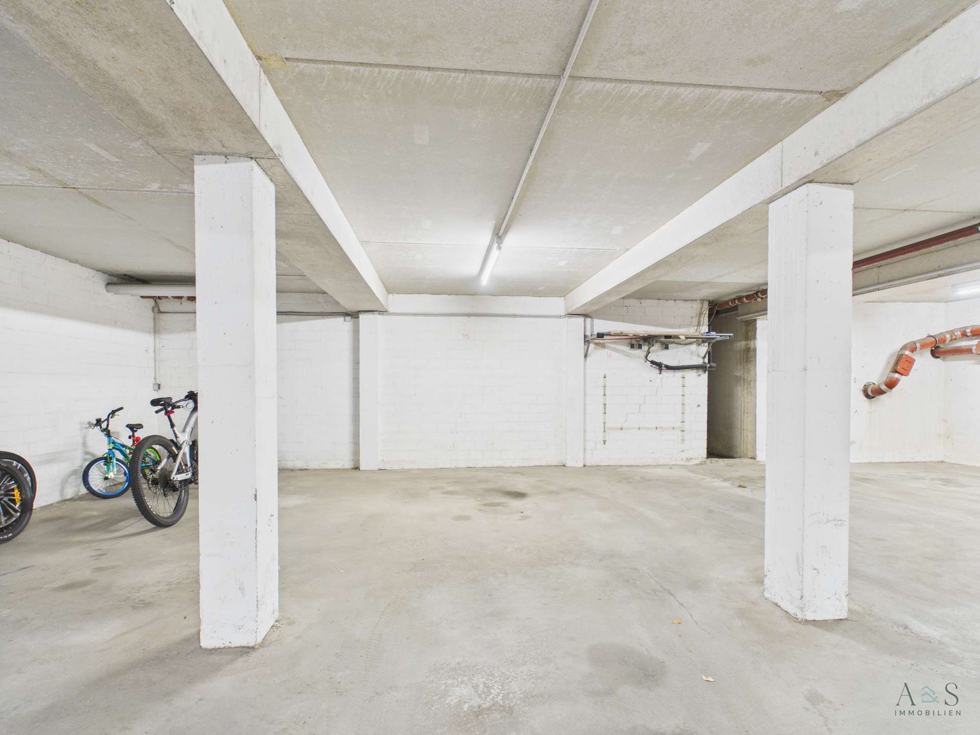 Tiefgaragenstellplatz