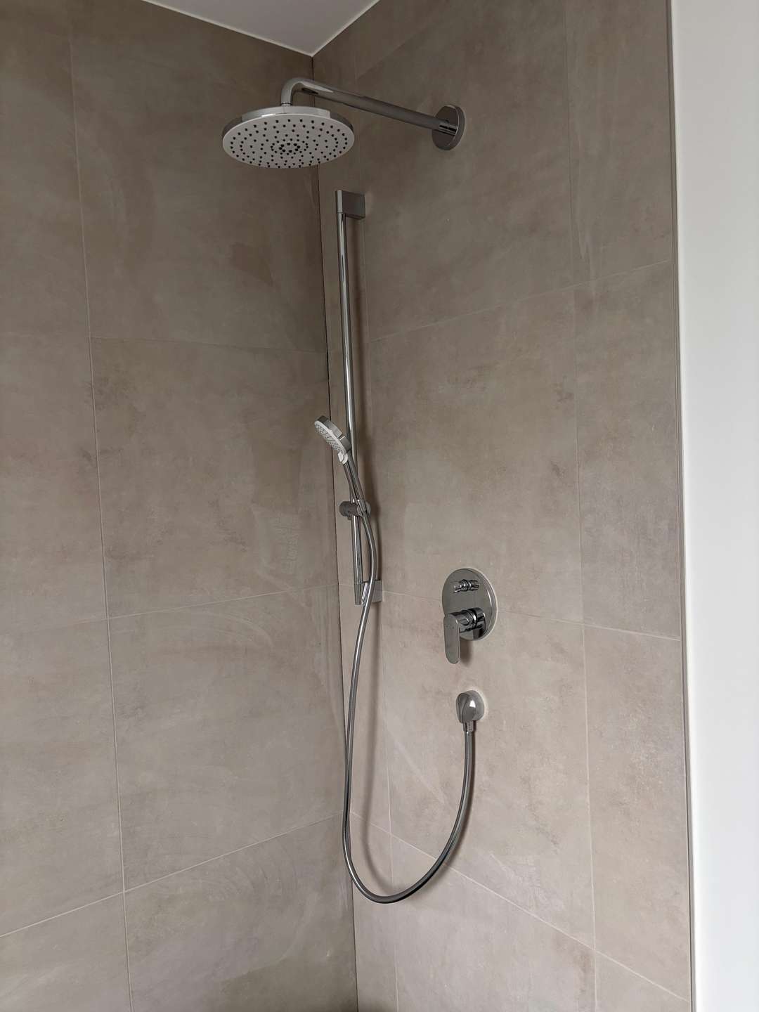 Badezimmer-Duschbereich