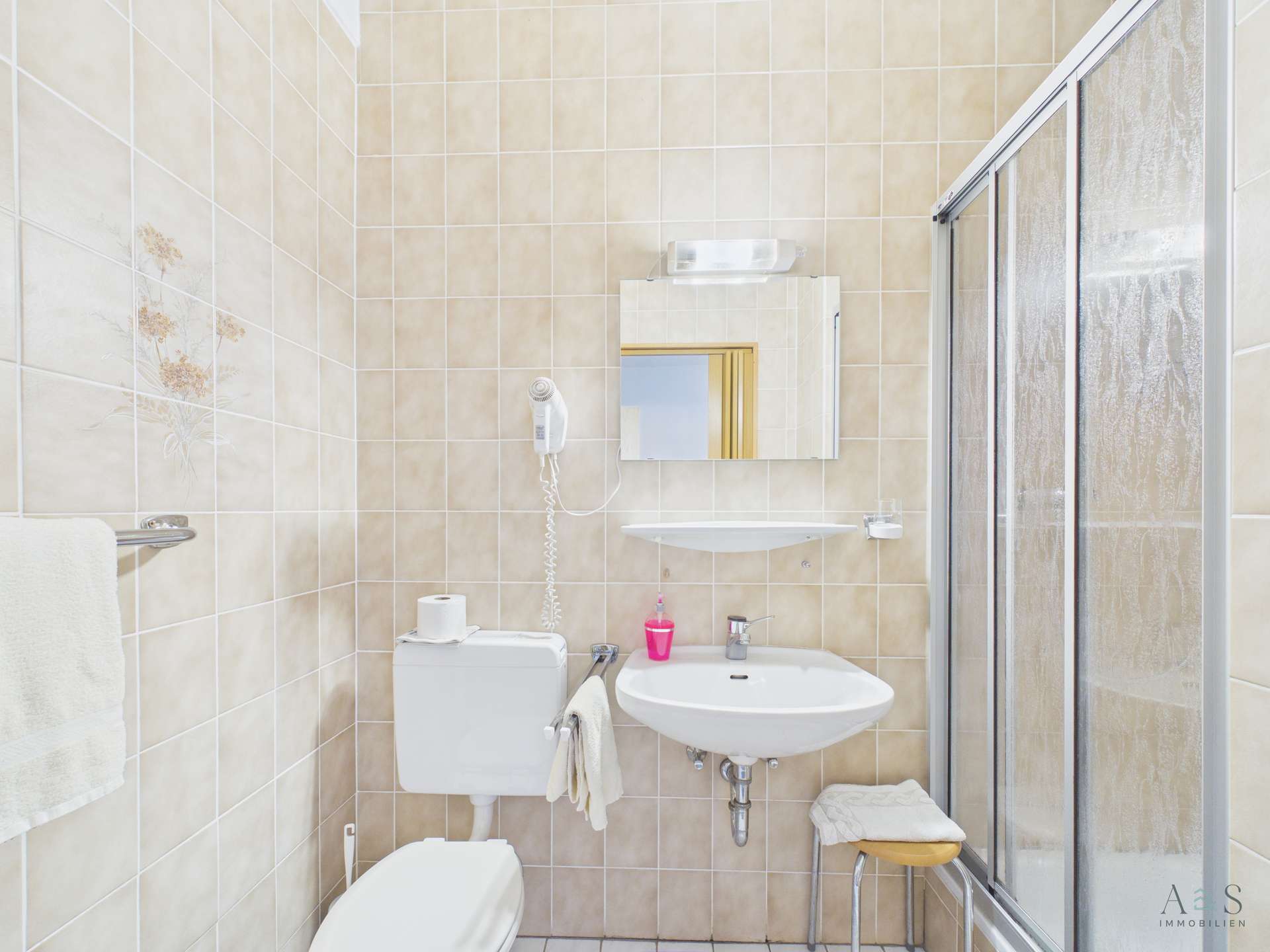 Bad zum Zweibettzimmer