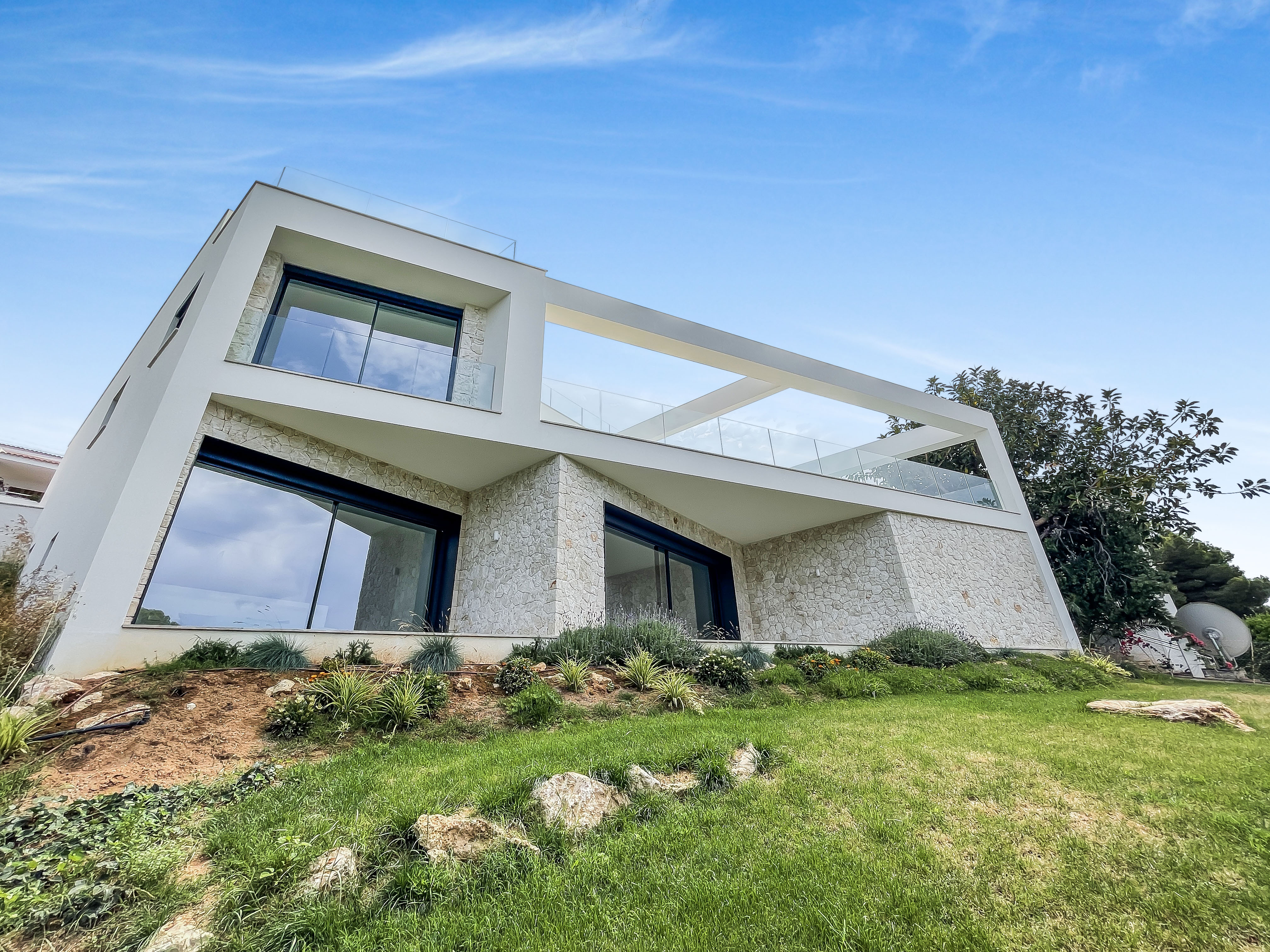 Qlistings - Moderne Neubauvilla mit Meerblick in Costa den Blanes Property Image