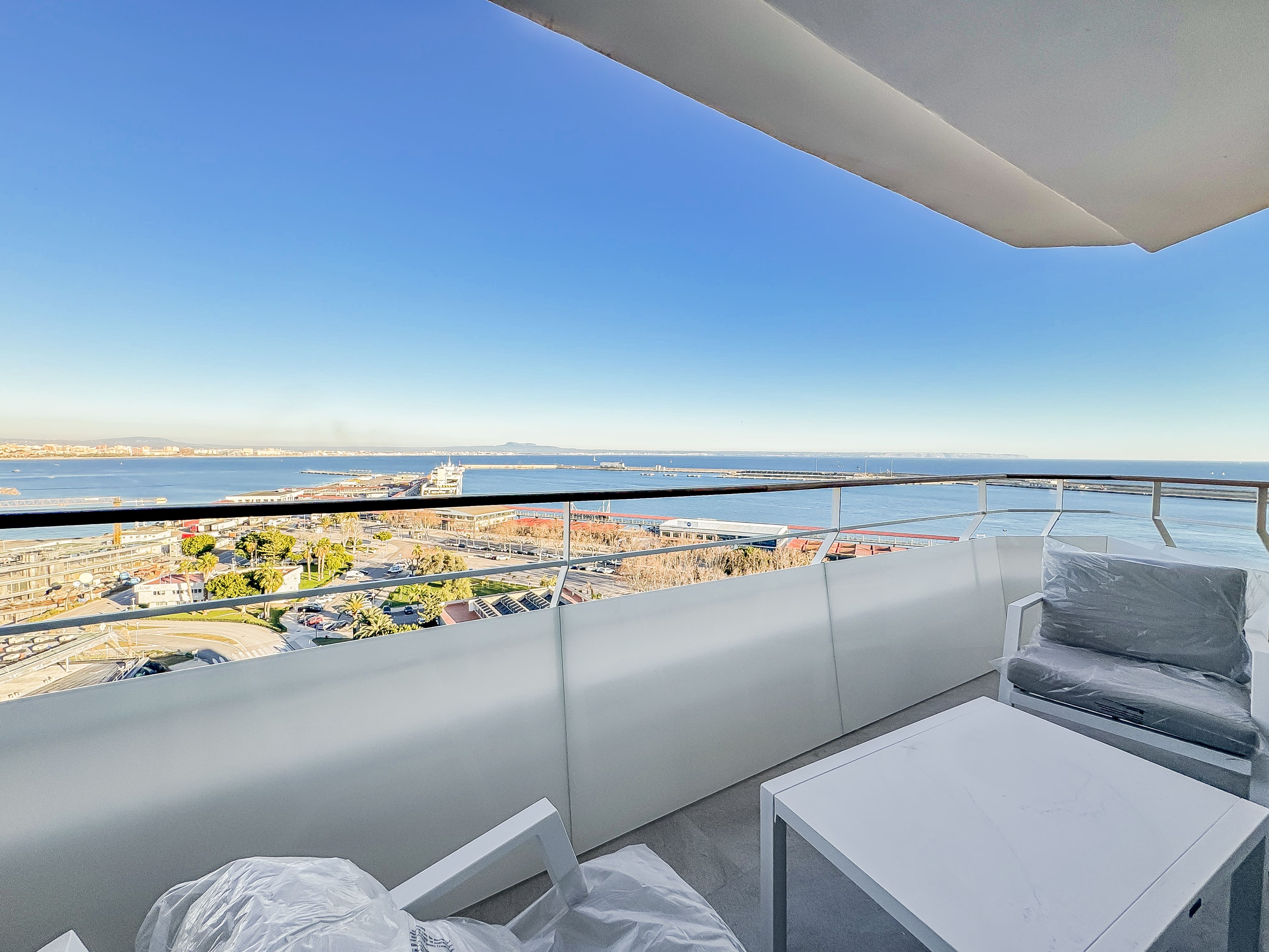 Qlistings - Moderne Wohnung mit Premiumblick am Paseo Maritimo Property Image