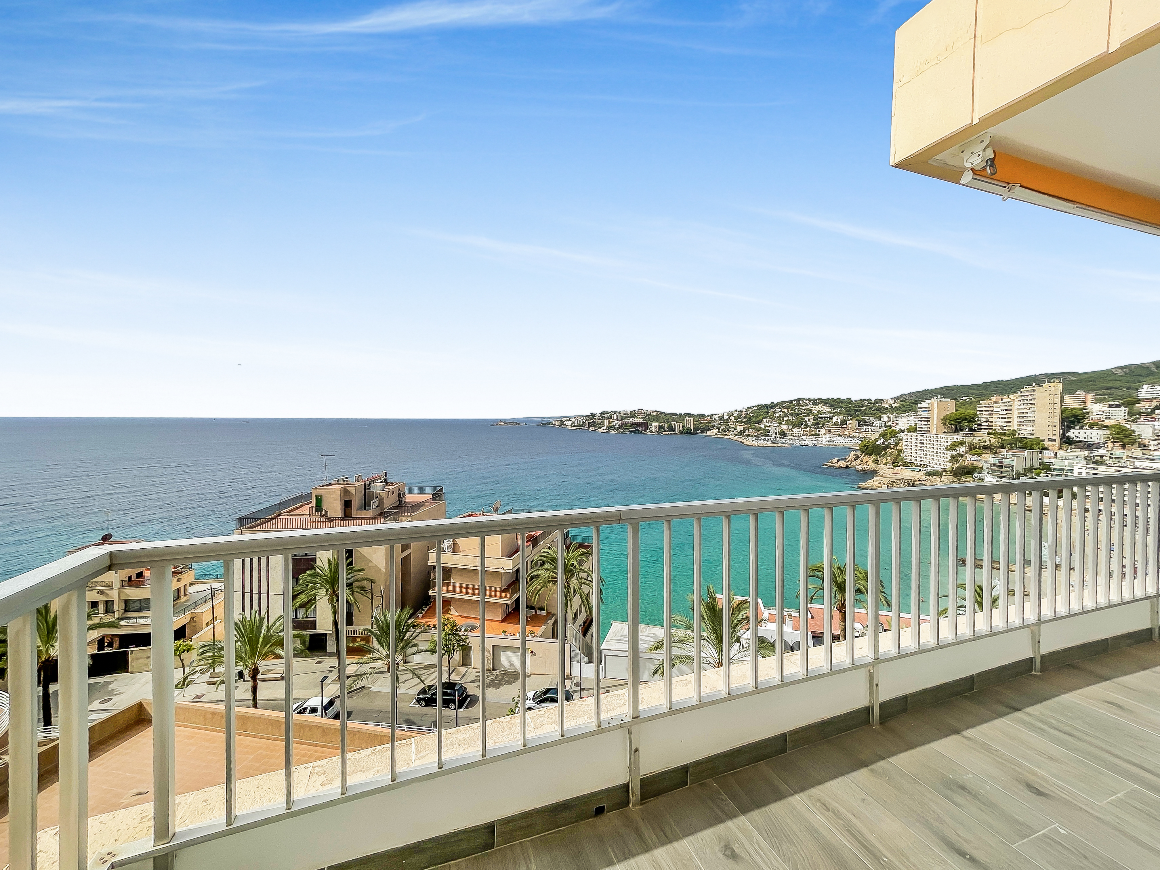 Qlistings - Moderne Meerblick Wohnung mit Terrasse in Cala Vinyas Property Image