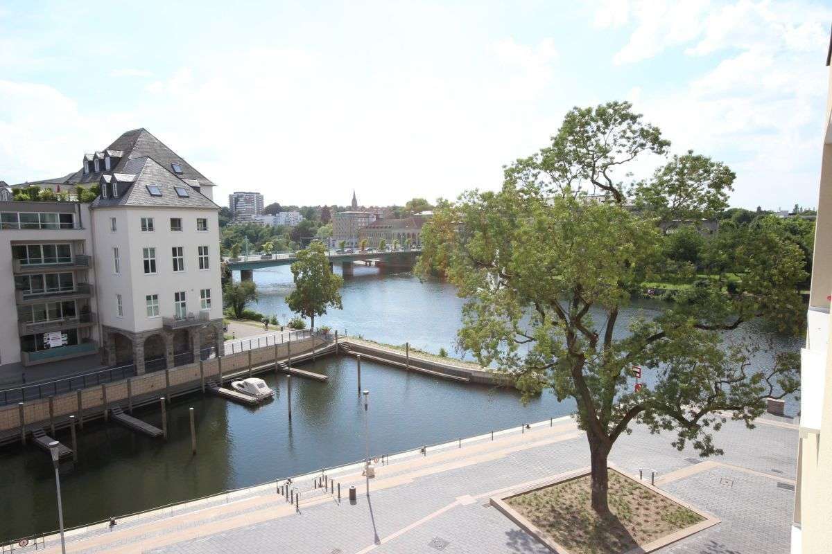 MIT RUHRBLICK: ERSTKLASSIGE 3-ZIMMERWOHNUNG AN MÜLHEIMS NEUER RUHRPROMENADE +PARKETT +FUßBODENHZG - Photo 3