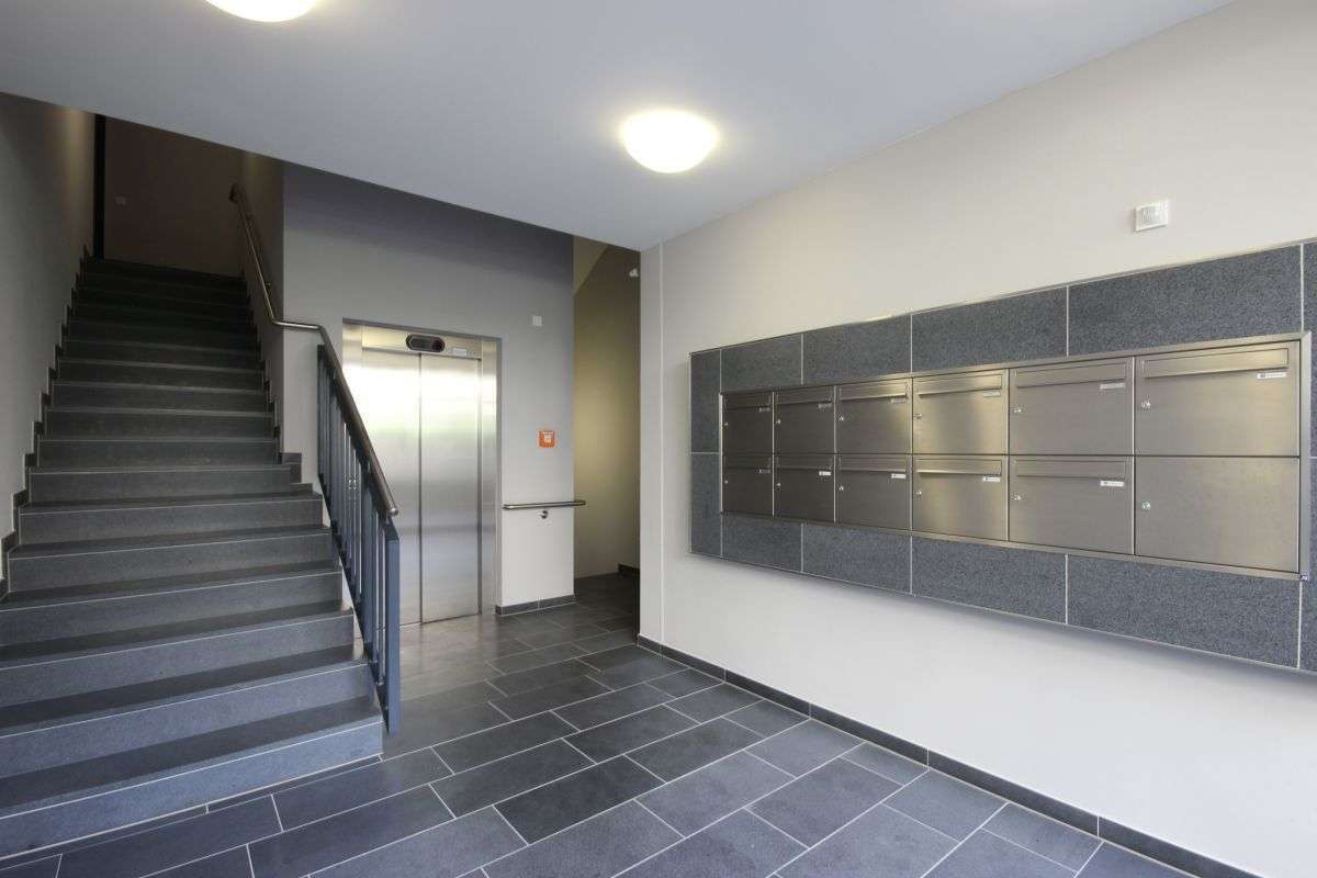 PERFEKT GESCHNITTENE 2-ZIMMERWOHNUNG DIREKT AN DER RUHRPROMENDE +PARKETT +BALKON +FUßBODENHEIZUNG - Photo 2