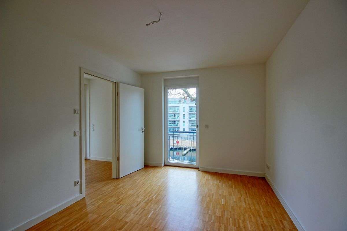 DIREKT AM WASSER - 3-ZIMMERWOHNUNG AN DER RUHRPROMENADE MIT KÜCHE, BALKON & RUHRBLICK! - Foto 2