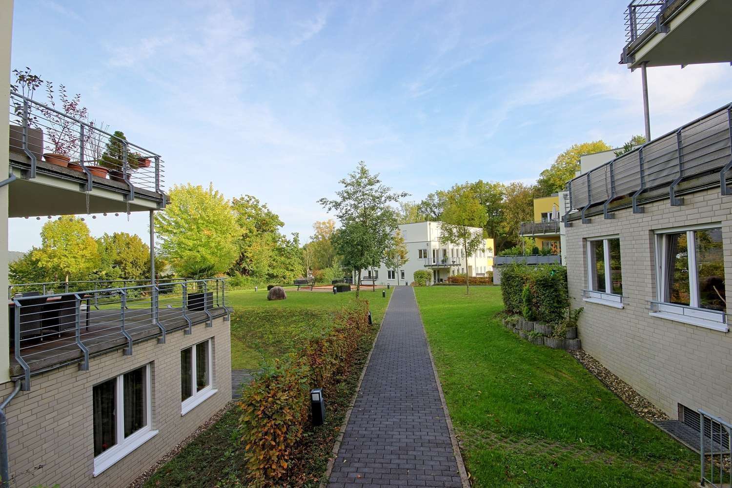 1. MONAT MIETFREI! BAD GODESBERG - TERRASSENWOHNUNG MIT 2 BÄDERN IN IDYLLISCHER VILLENKOLONIE - Foto 2