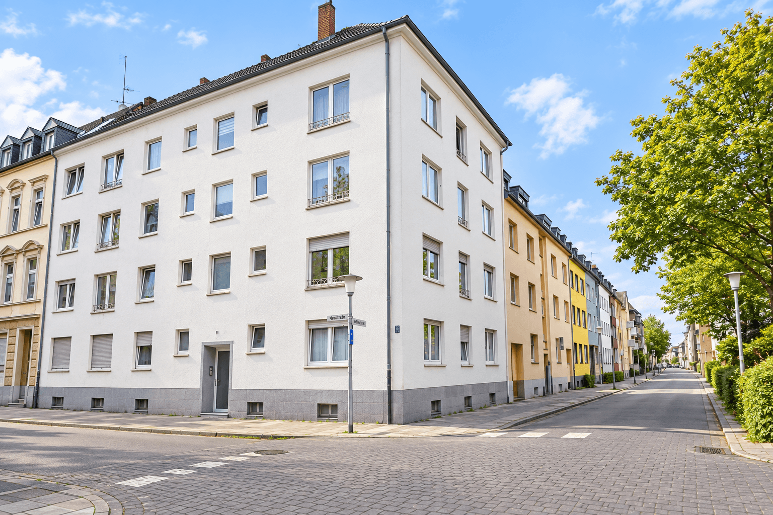 KREFELD: SCHÖNE 2-ZIMMERWOHNUNG - ZENTRAL GELEGEN - MIT EINBAUKÜCHE & PARKETTBODEN - Photo 1