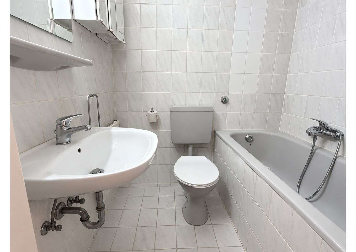 :DÜSSELDORF - SCHÖNES 2-ZIMMERAPPARTEMENT MIT BALKON IN ZENTRALER LAGE - 500M BIS ZUR KÖ! - Foto 1