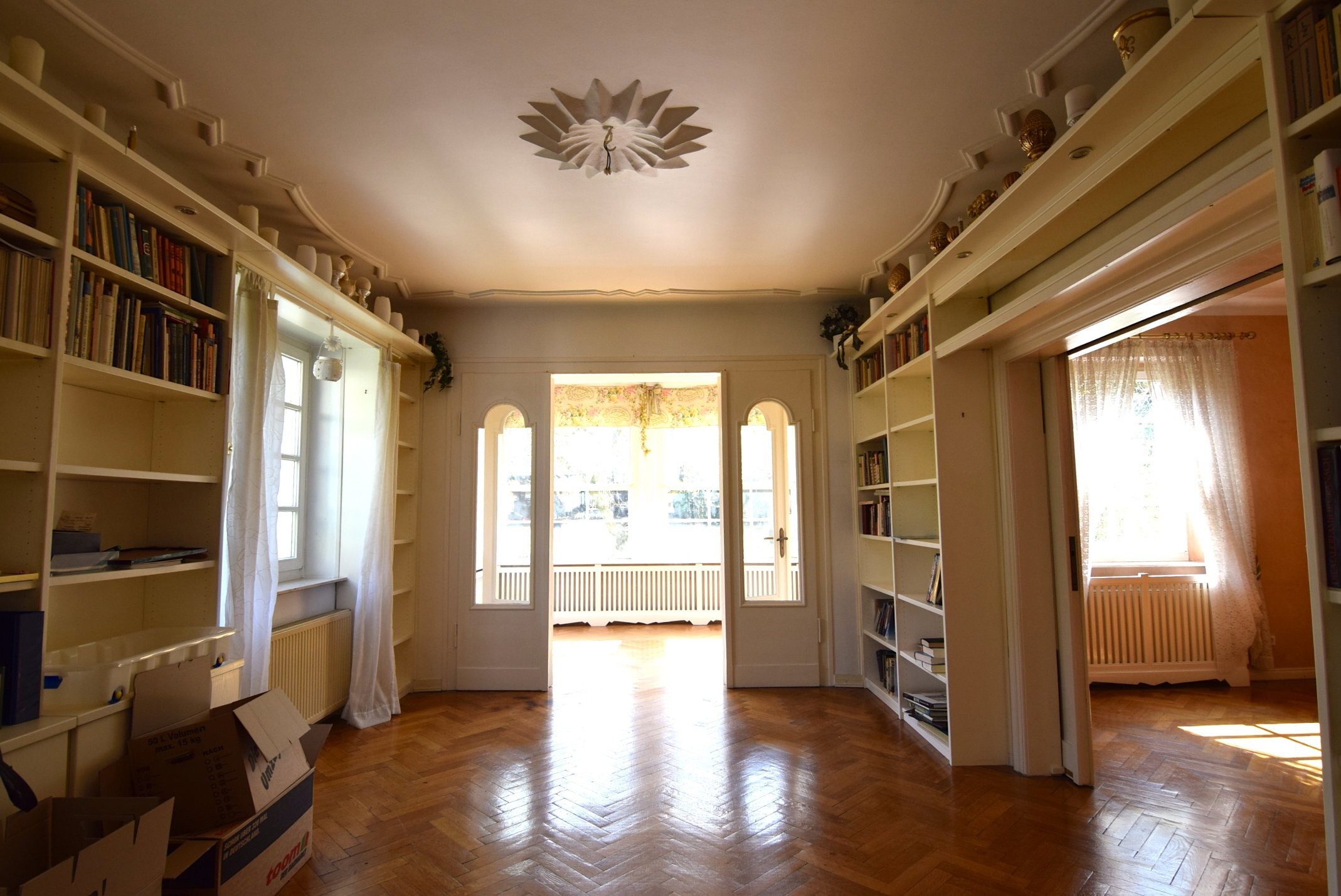 Villa großzügig und stilvoll. Viel Platz zum durchatmen und Gäste empfangen