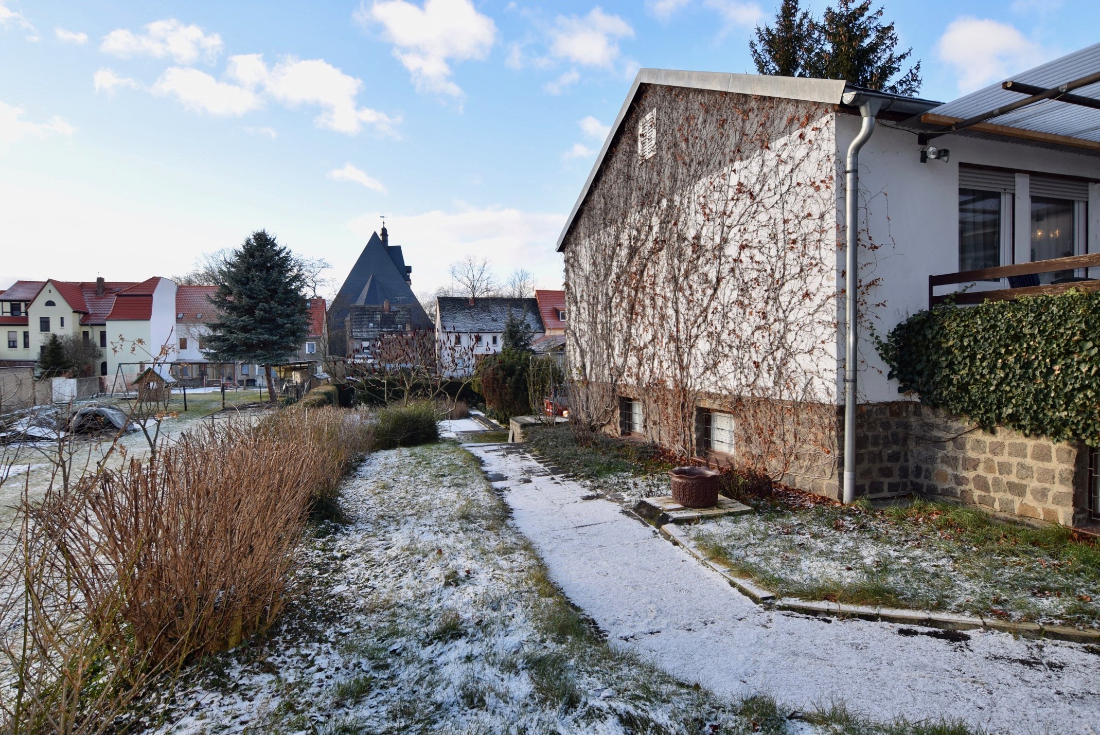 Bungalow. Mitten in der Stadt und ruhig wie auf dem Land