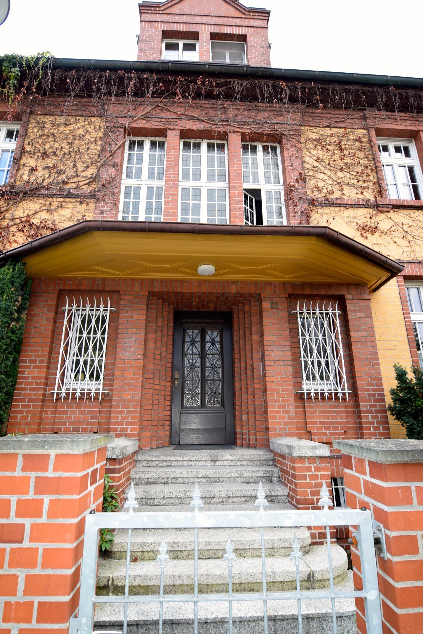 Generationenhaus....oder Leben & Arbeiten unter einem Dach - Villa mit 3 Wohneinheiten