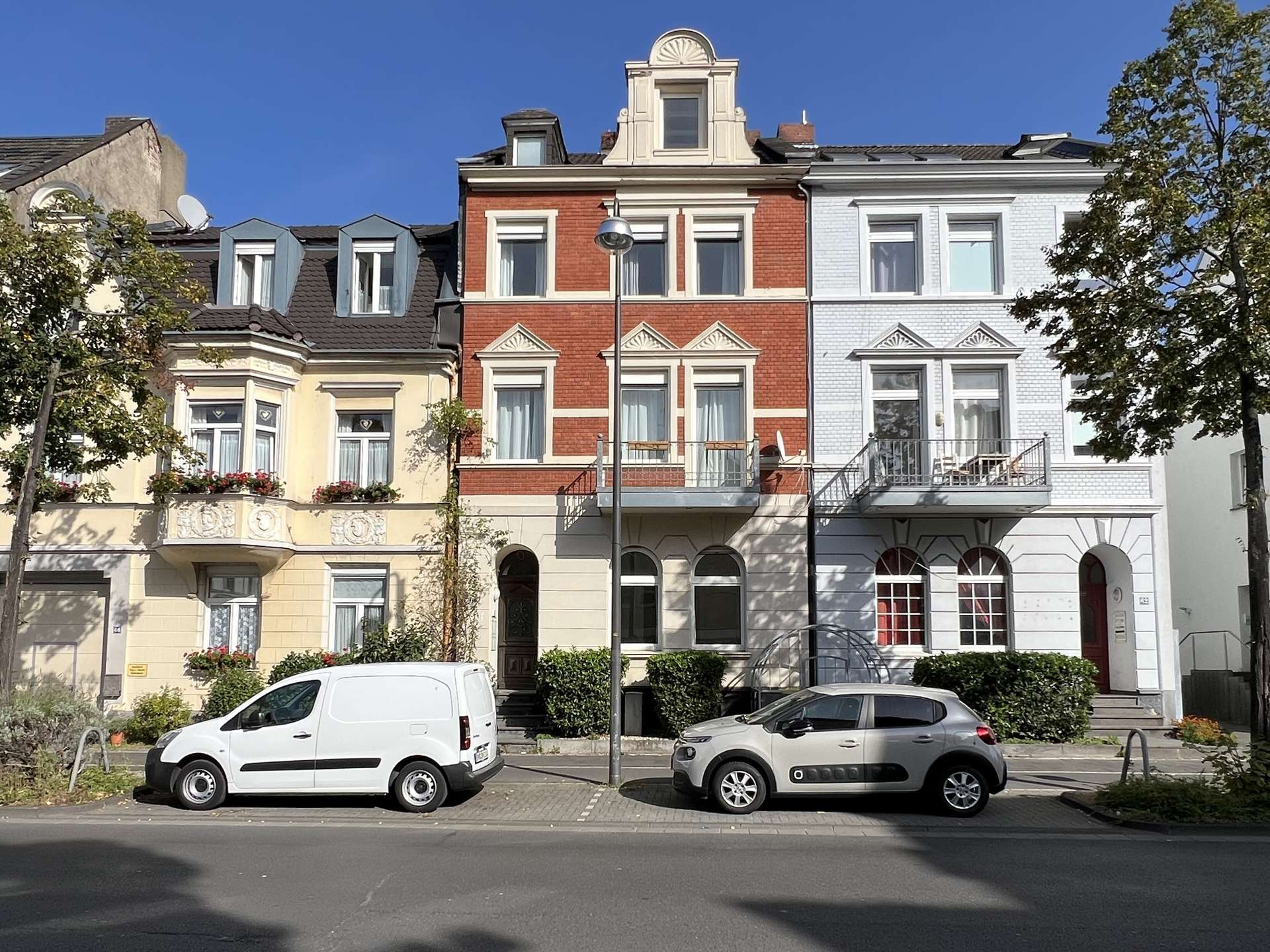 Stilvoll wohnen im Herzen von Bad Godesberg – möblierte Gründerzeitwohnung mit Charme und Komfort