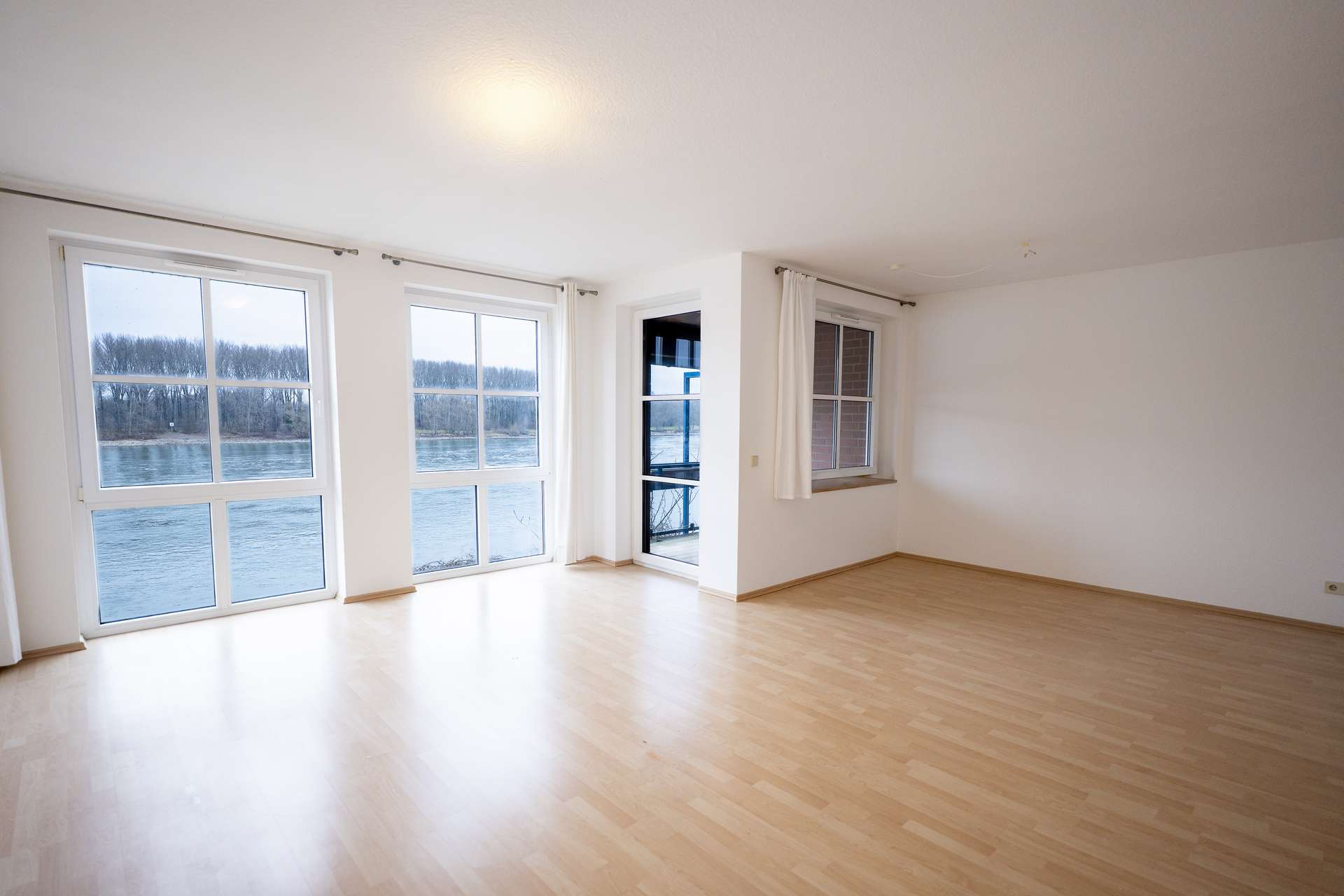 Zeit f&uuml;r das Sch&ouml;ne &ndash; Ihr Zuhause direkt am Rhein