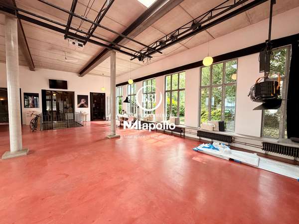 Studio mit Treppe