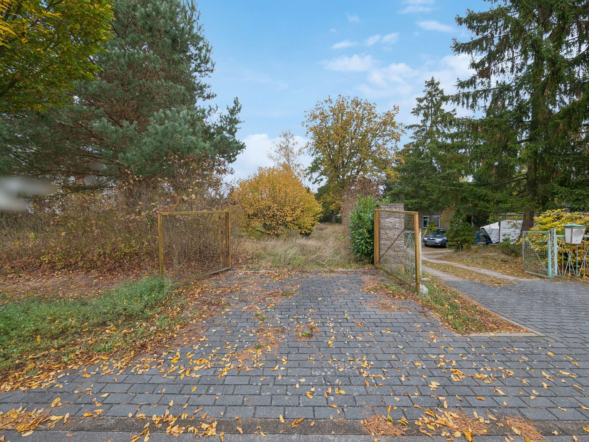 Zufahrt zum Grundstück, Immobilie in Falkensee