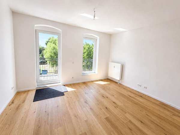 Zimmer mit Balkonzugang