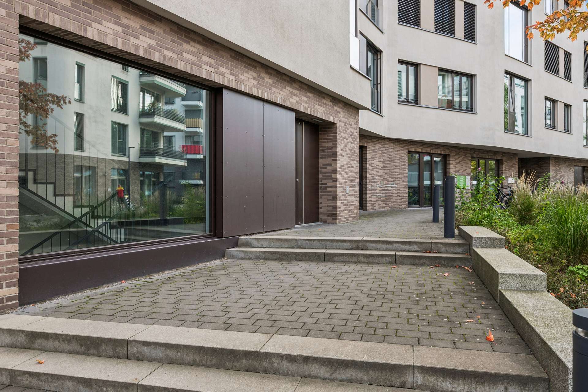 Building entrance, flat in Berlin-Mitte