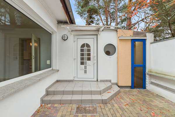 Building entrance, house in Zeuthen
