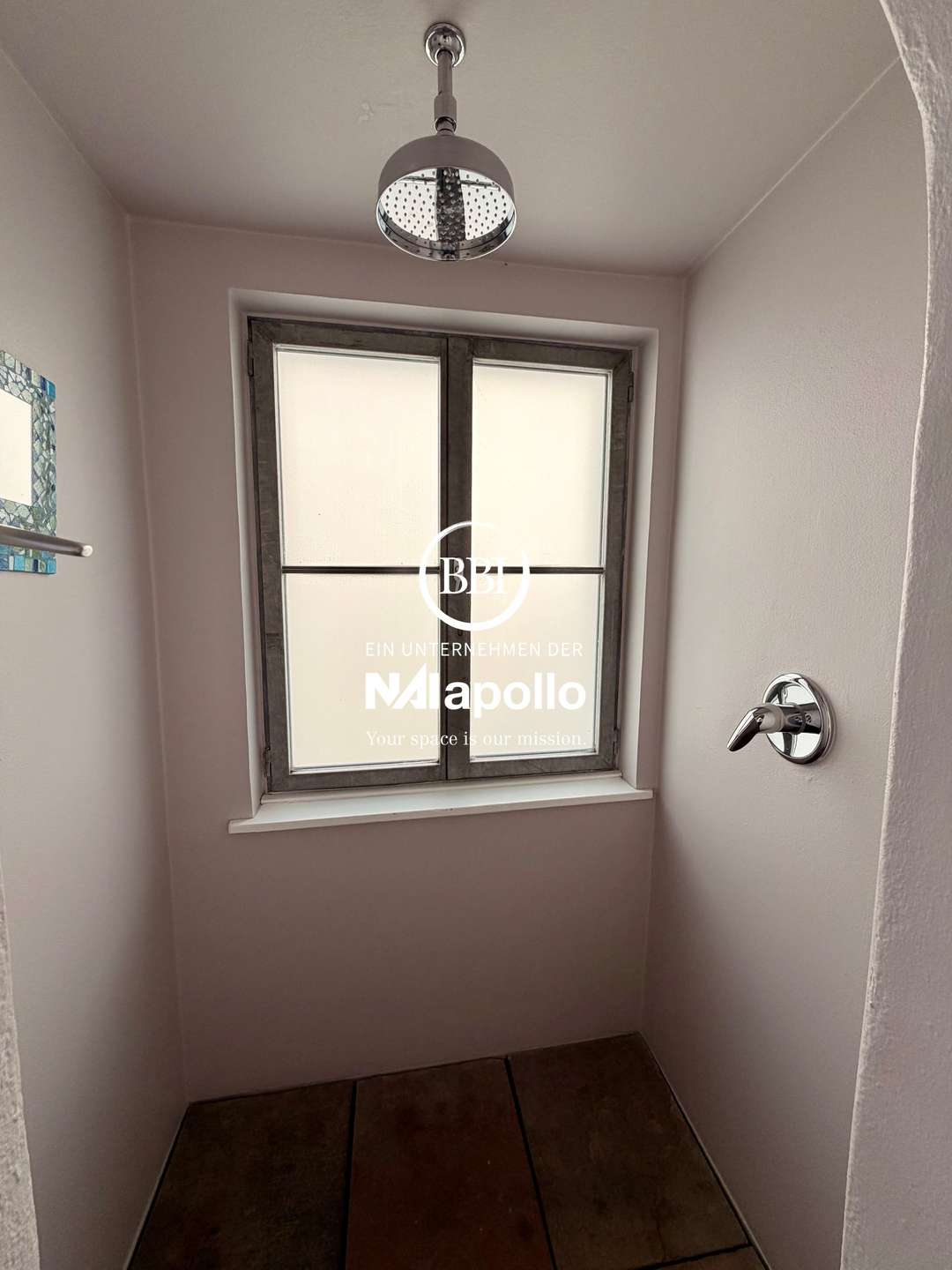 Shower, office space in Frankfurt am Main
