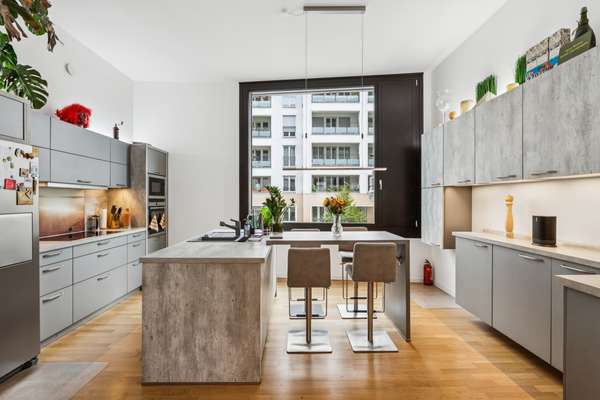 Kitchen with island, flat in Berlin-Mitte