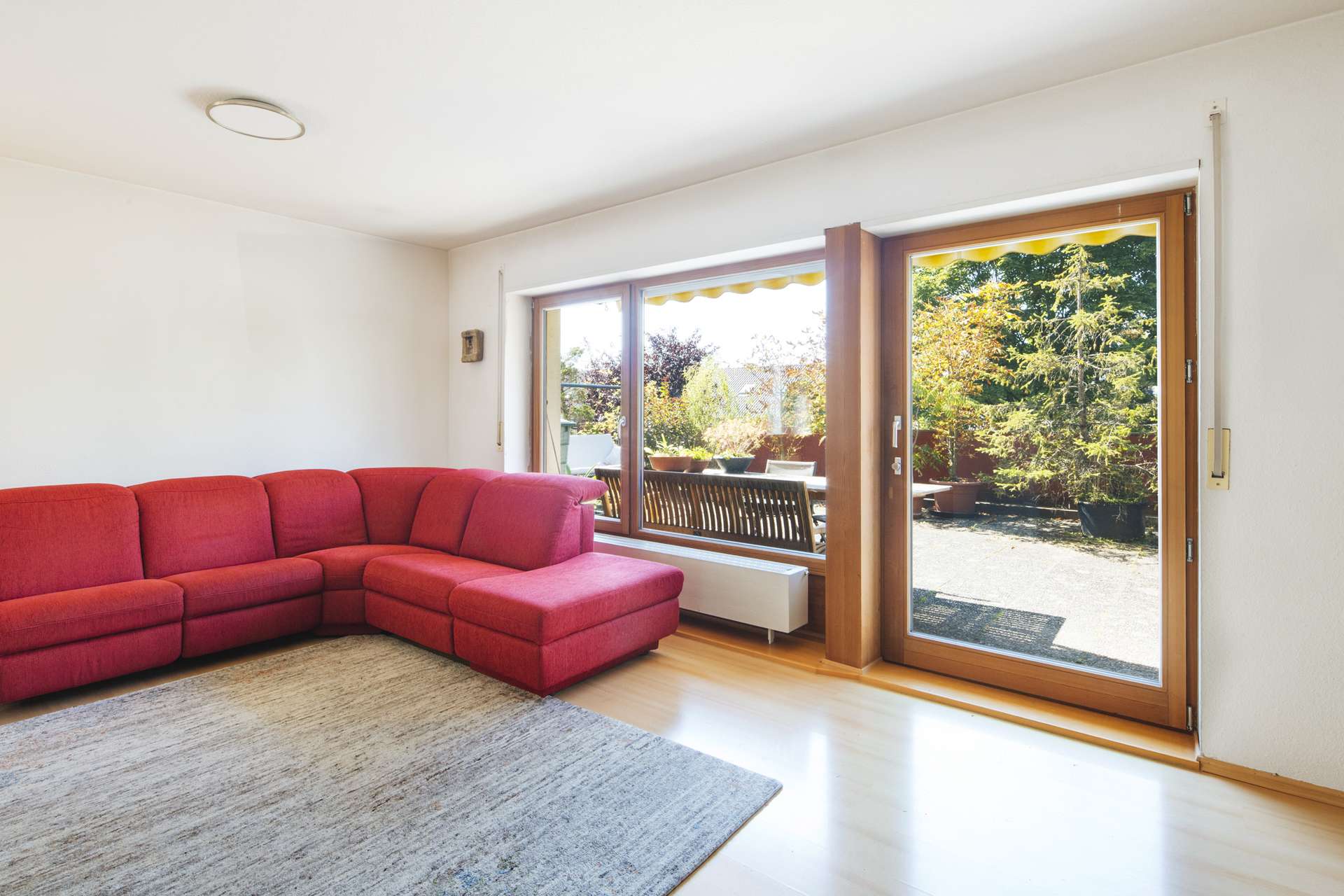 Wohnzimmer mit Terrasse