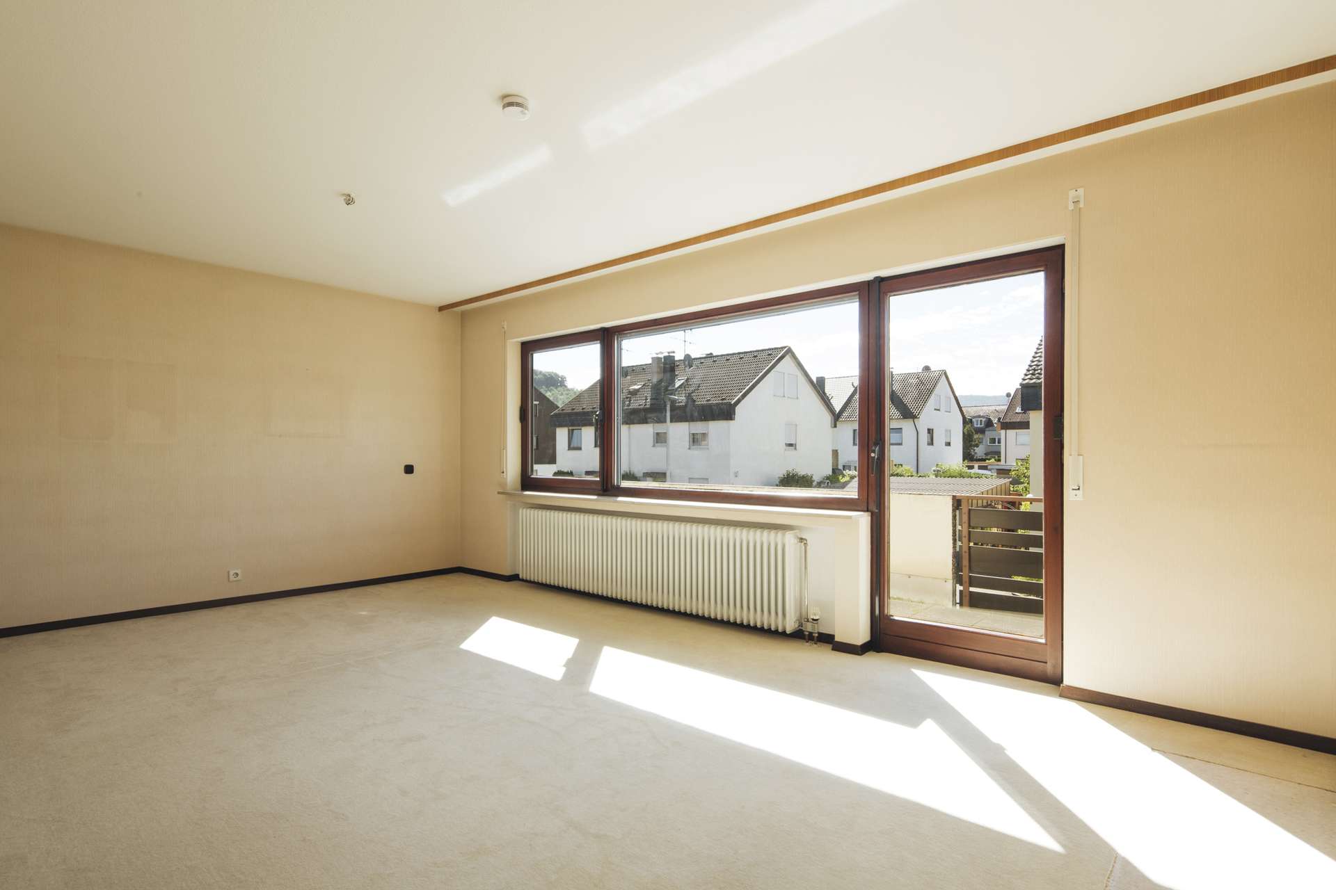 Schlafzimmer 1 mit Balkon 