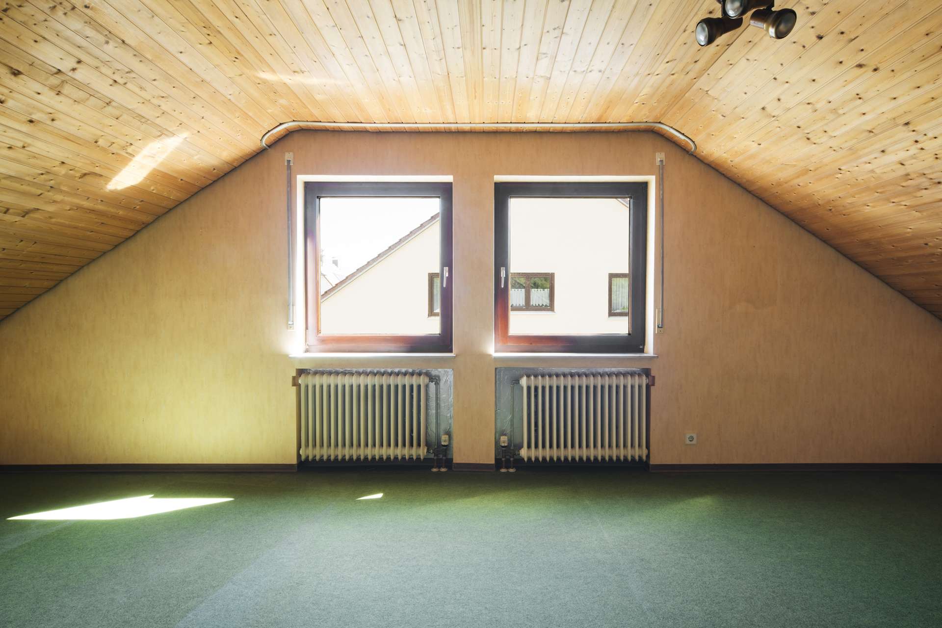 Schlafzimmer DG