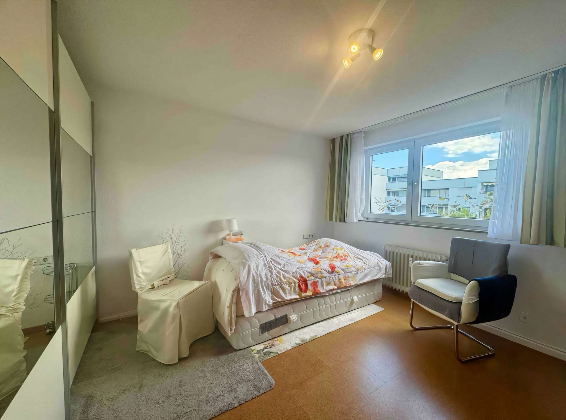 Schlafzimmer 1