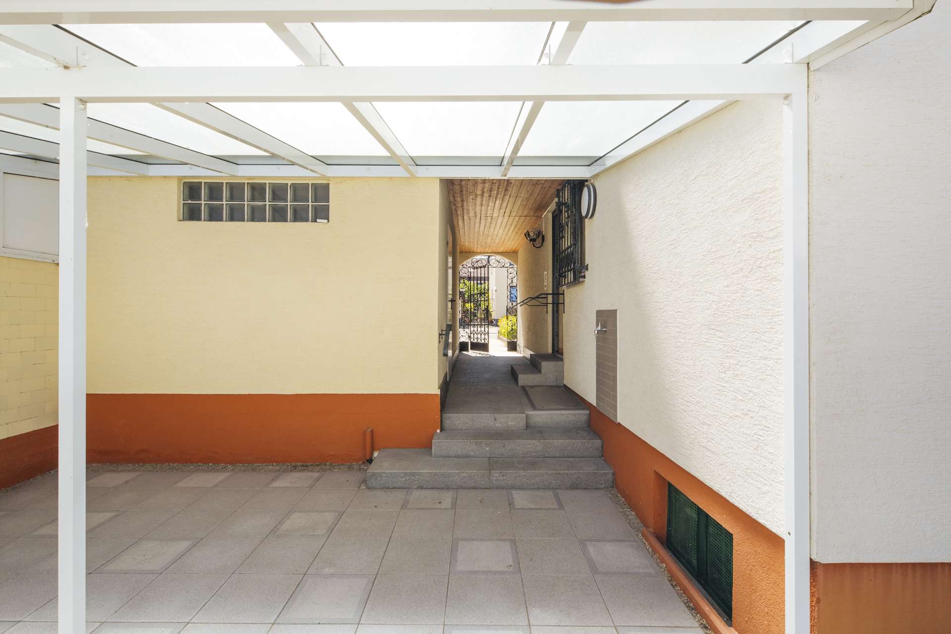 Ausgang zur Terrasse 