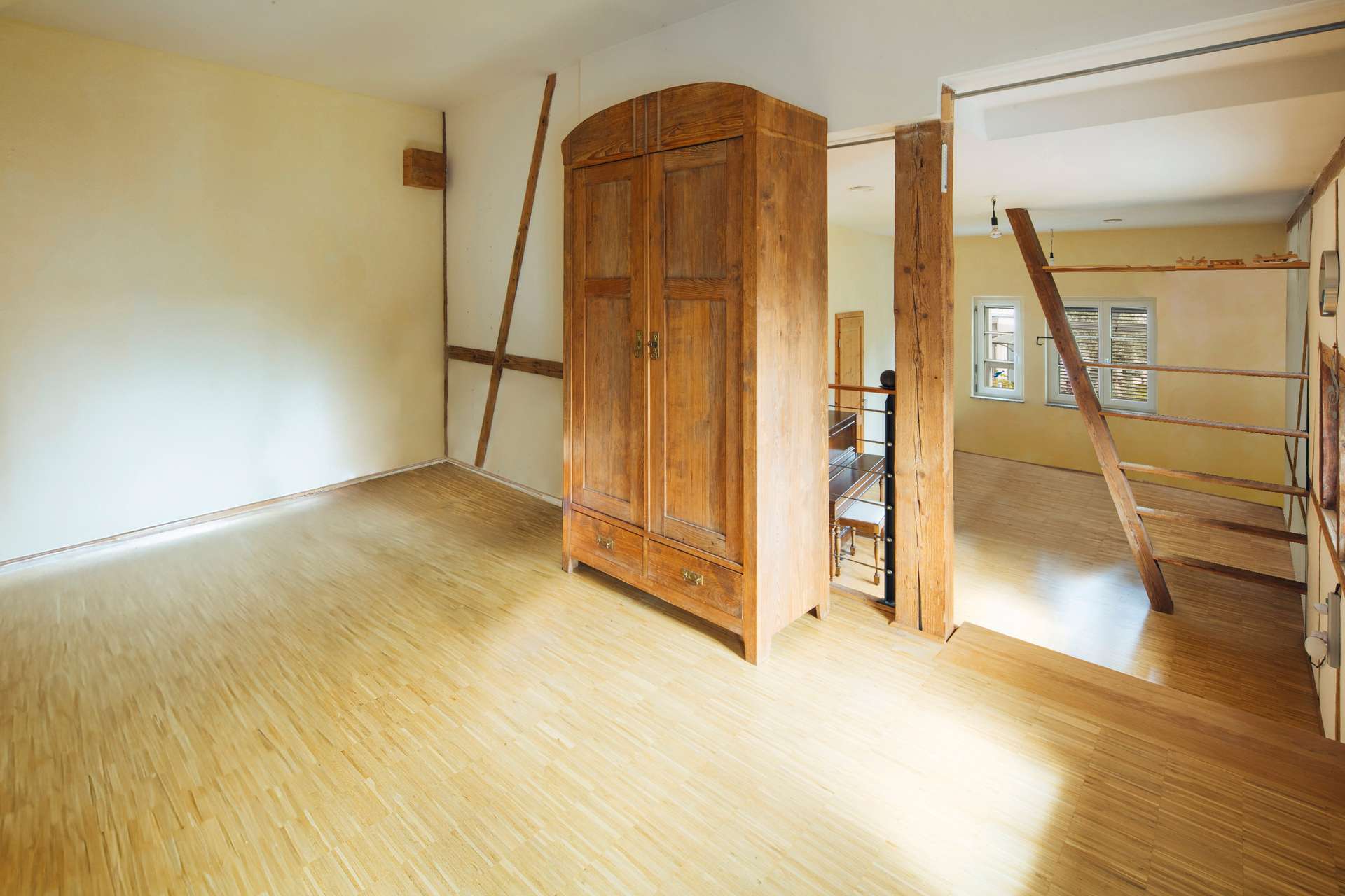 Büro- oder Wohn/Schlafzimmer