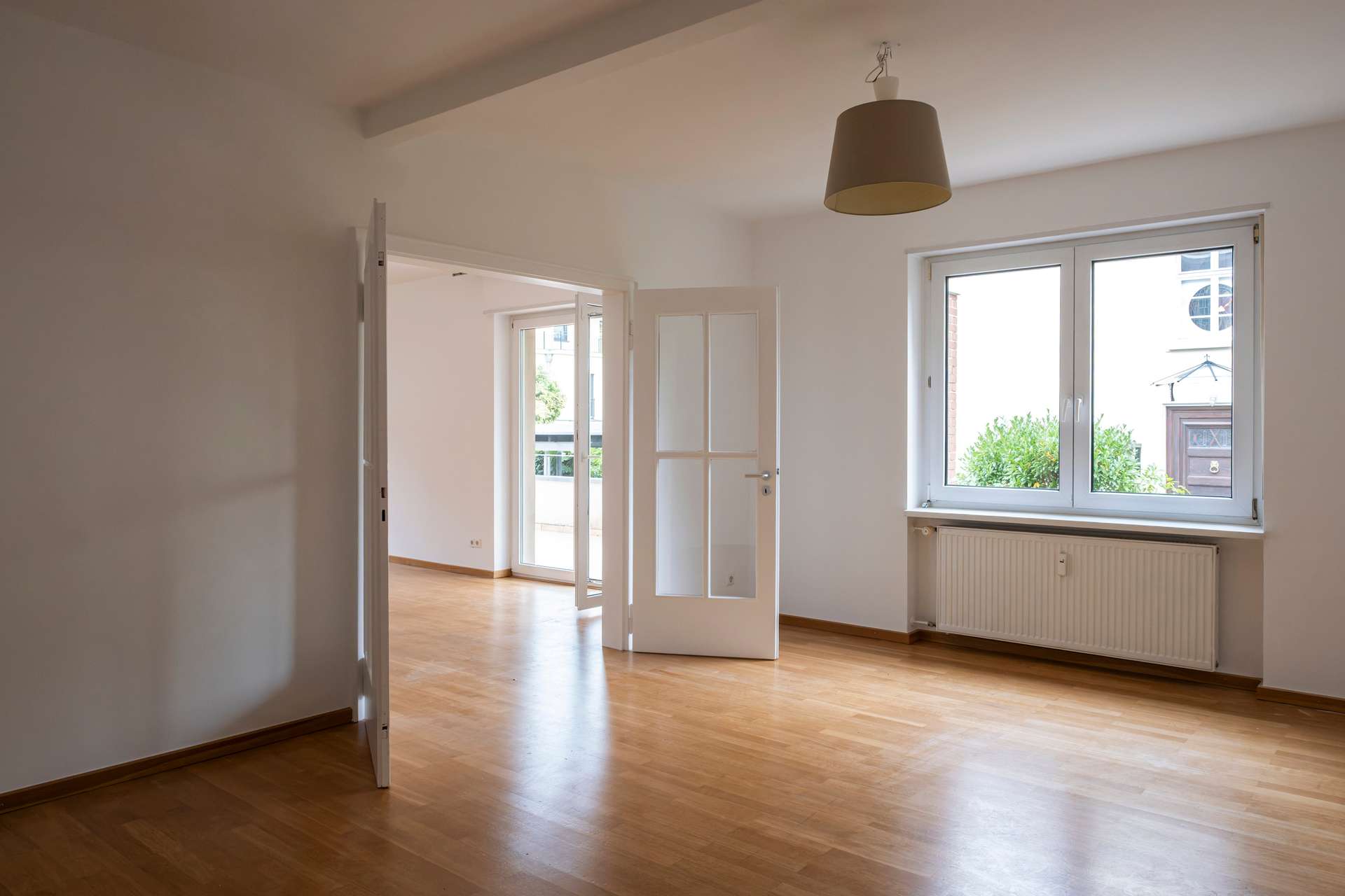Großzügige Hochparterrewohnung mit Balkon in bester Neuenheimer Lage