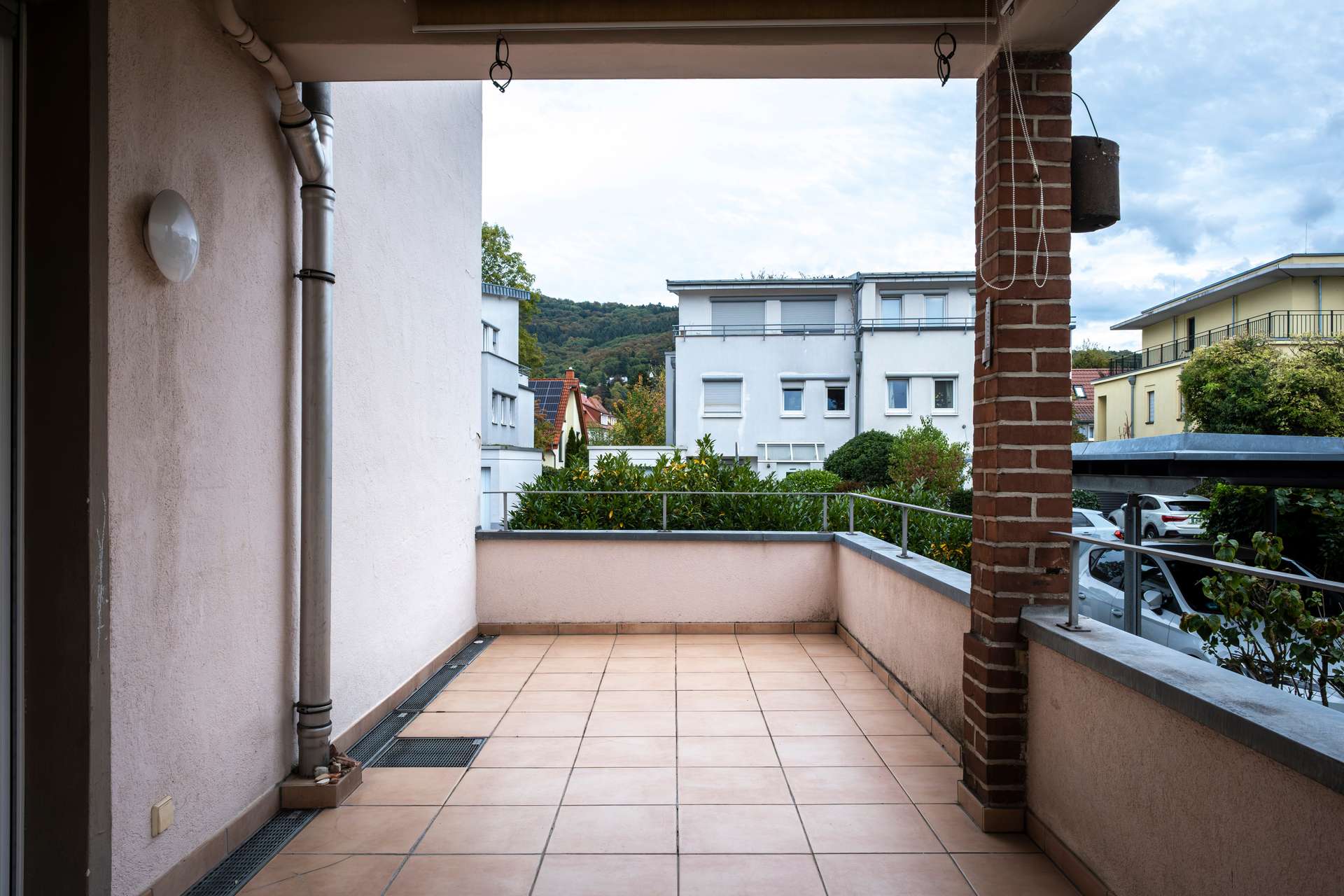 Großzügige Hochparterrewohnung mit Balkon in bester Neuenheimer Lage