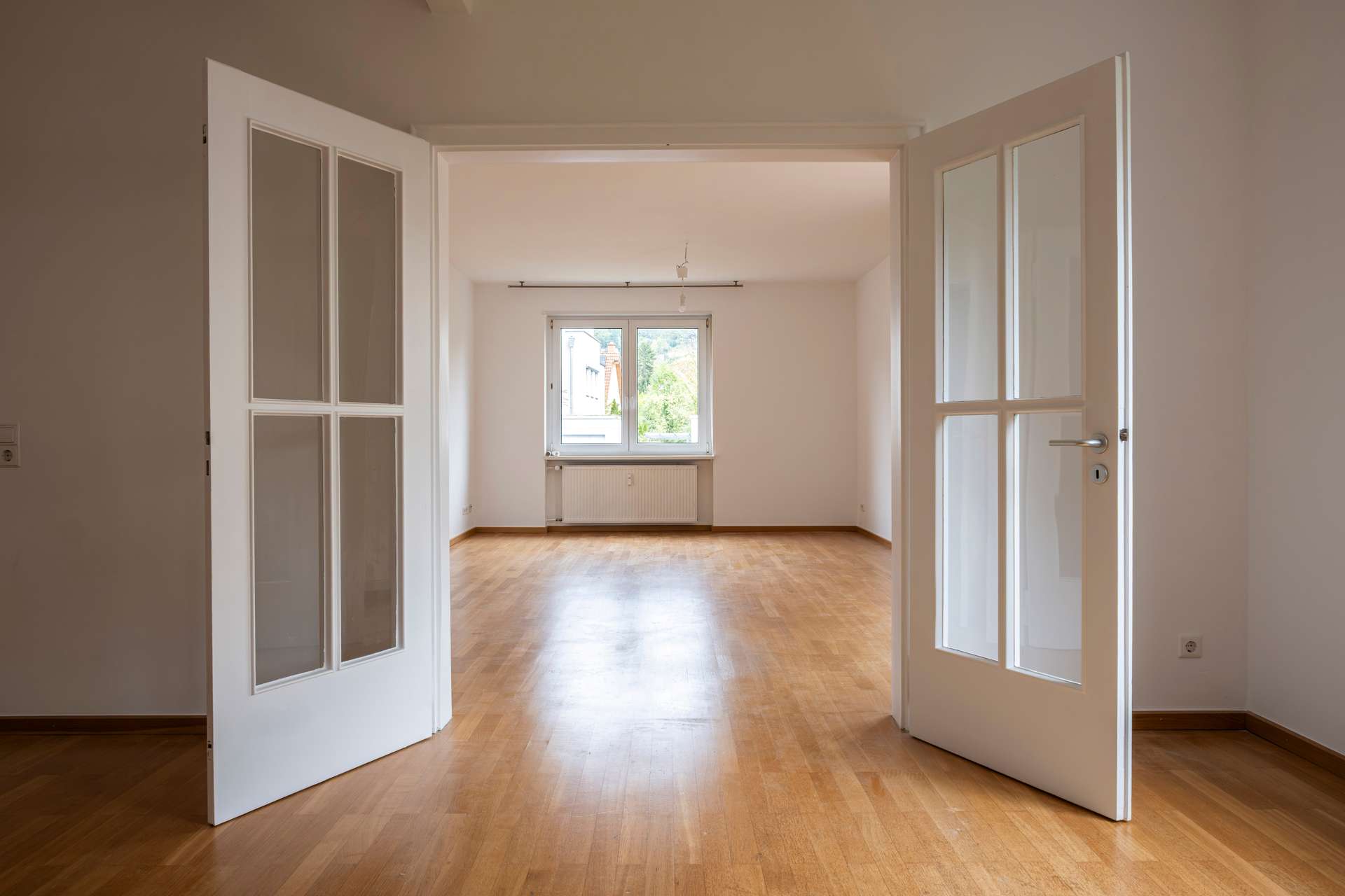 Großzügige Hochparterrewohnung mit Balkon in bester Neuenheimer Lage