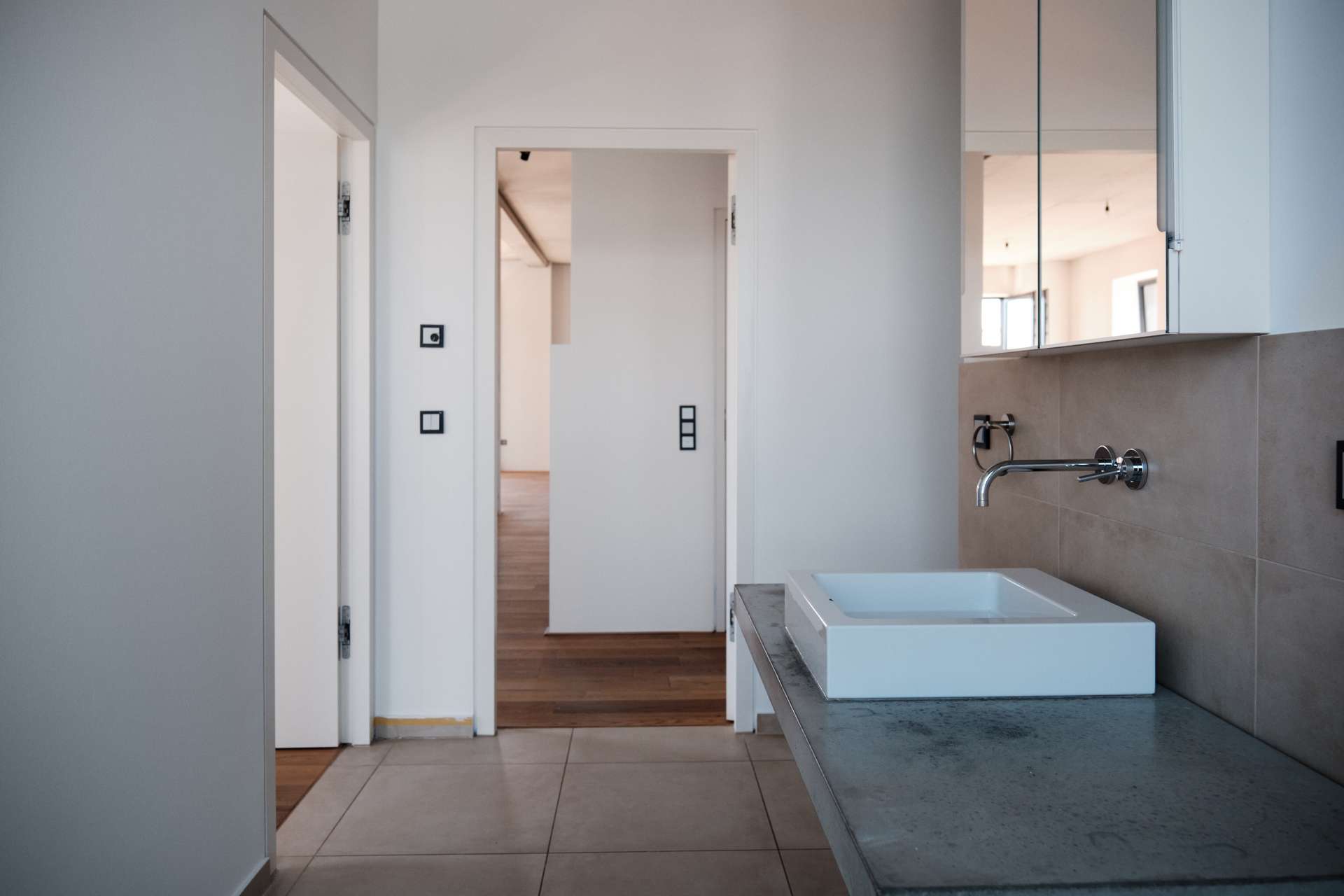 Hafenloft am Wasser mit Balkon und Tiefgaragenstellplatz
