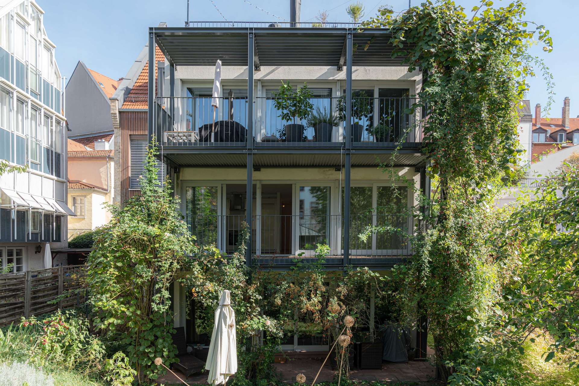 Einzug kurzfristig möglich: Tolle Lage in Neuenheim mit Balkon und Garten