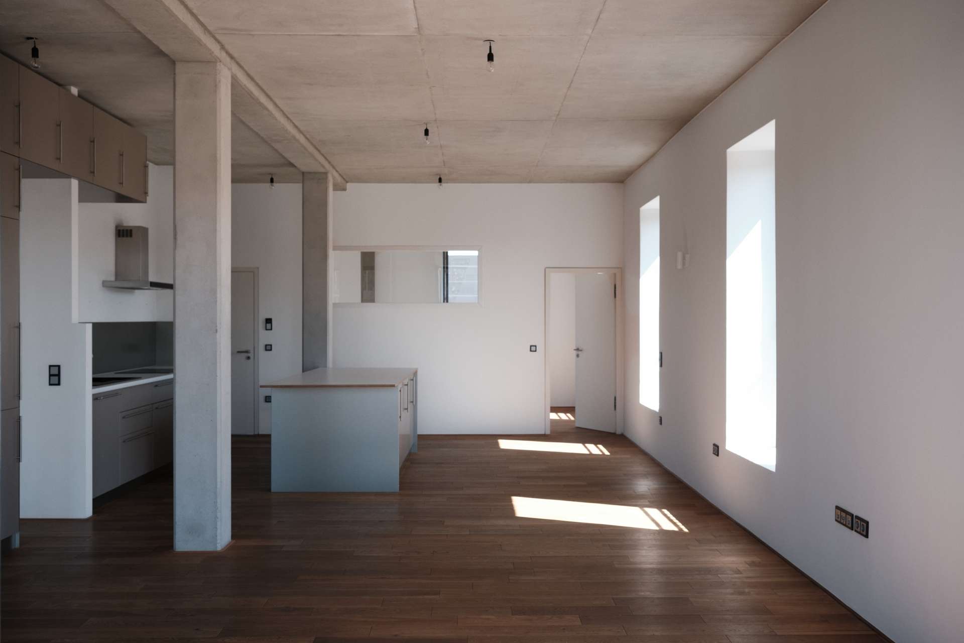 Hafenloft am Wasser mit Balkon und Tiefgaragenstellplatz