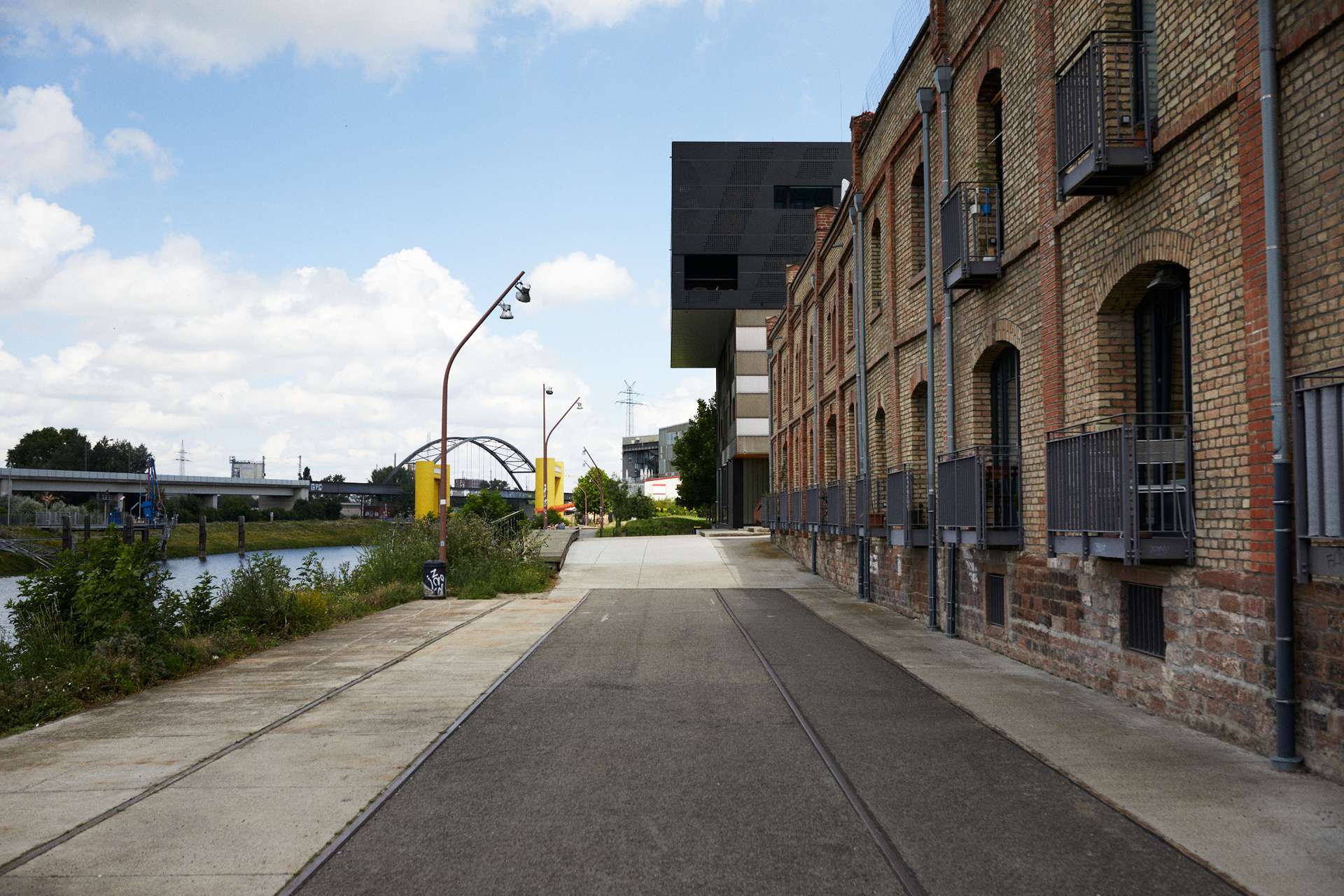 Hafenloft am Wasser mit Balkon und Tiefgaragenstellplatz