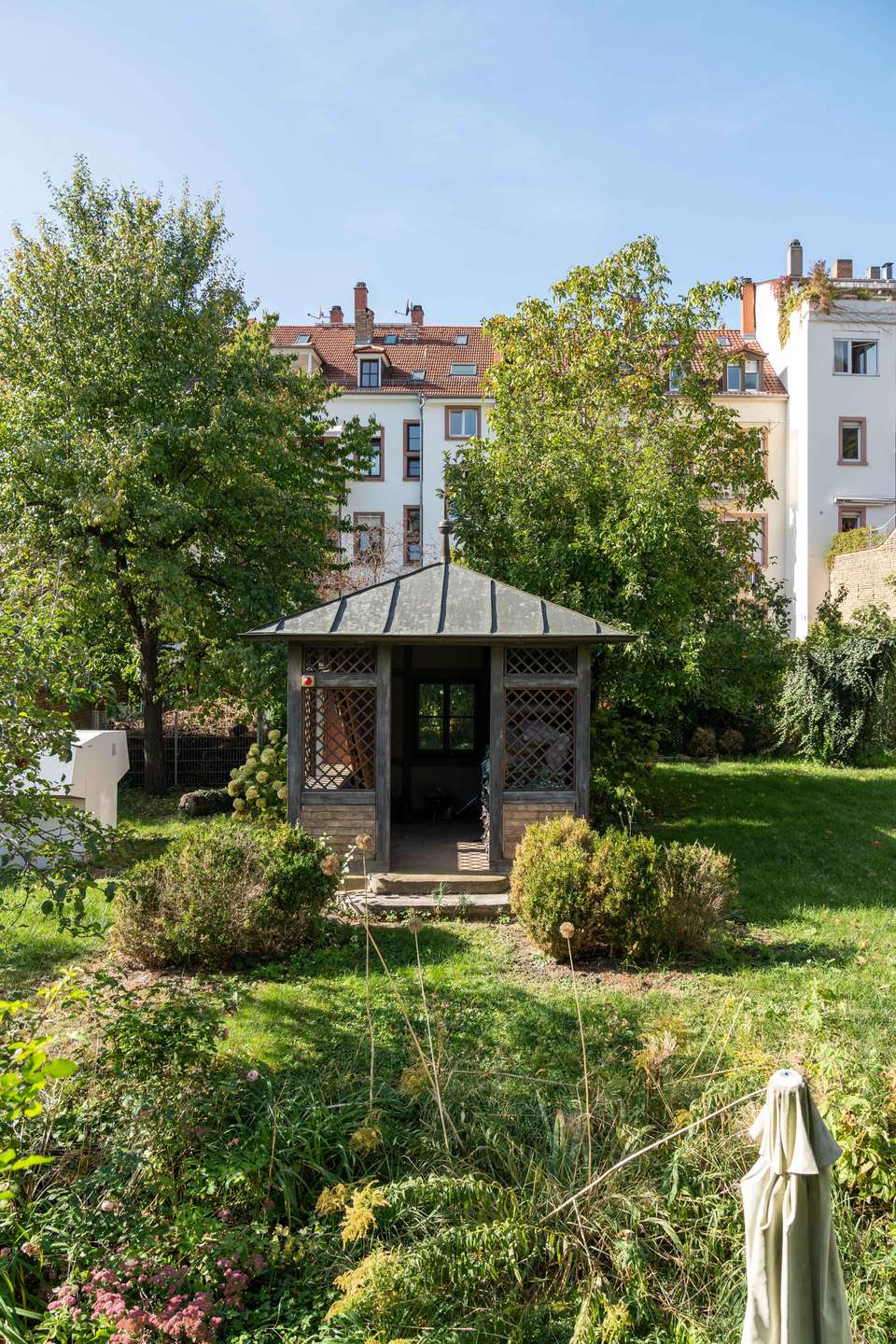 Einzug kurzfristig möglich: Tolle Lage in Neuenheim mit Balkon und Garten