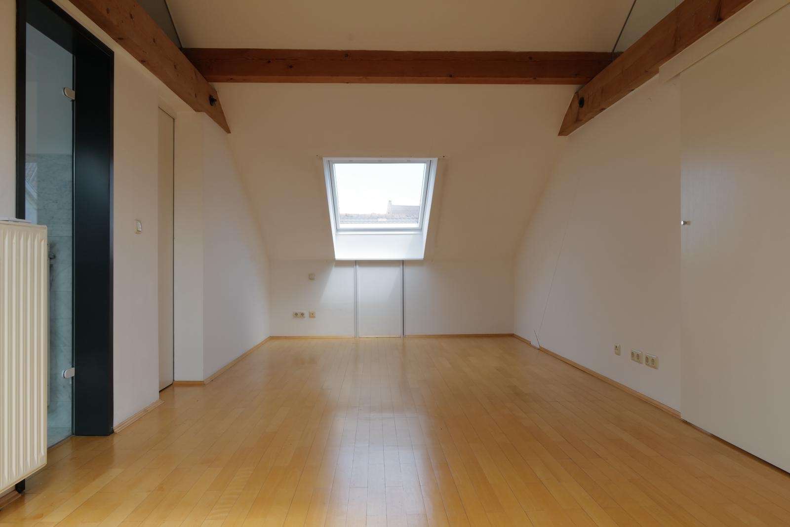 Maisonette mit Galerie und offenem Dachstuhl in Ludwigshafen