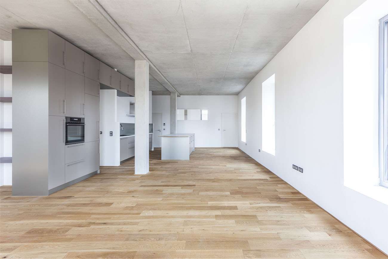 Hafenloft am Wasser mit Balkon und Tiefgaragenstellplatz