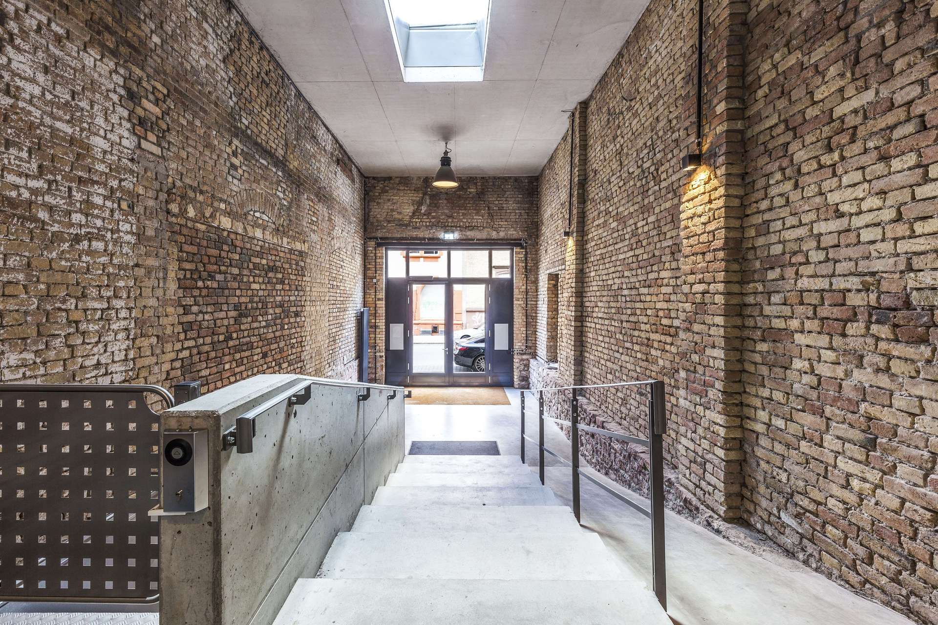 Hafenloft am Wasser mit Balkon und Tiefgaragenstellplatz