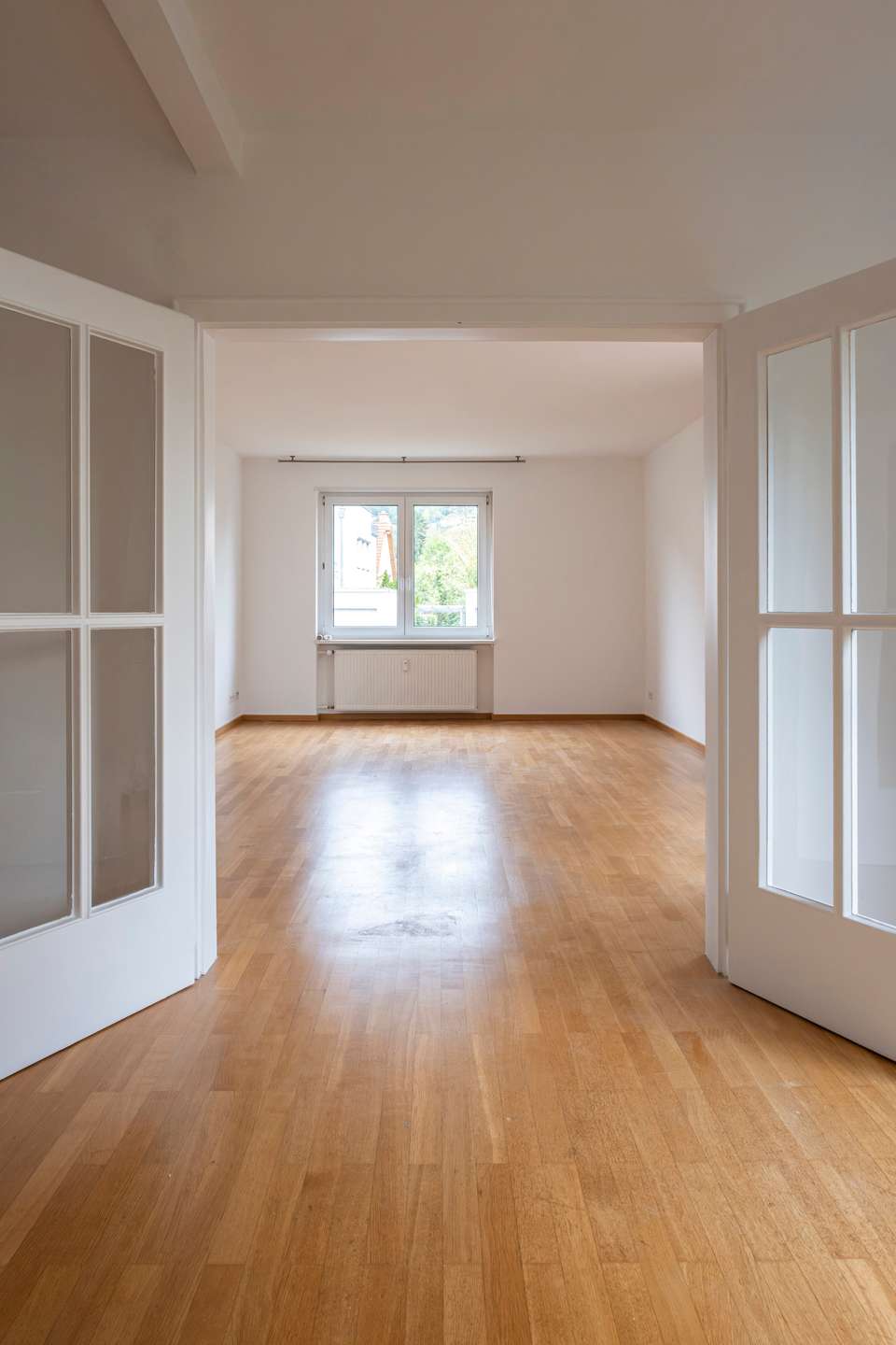 Großzügige Hochparterrewohnung mit Balkon in bester Neuenheimer Lage